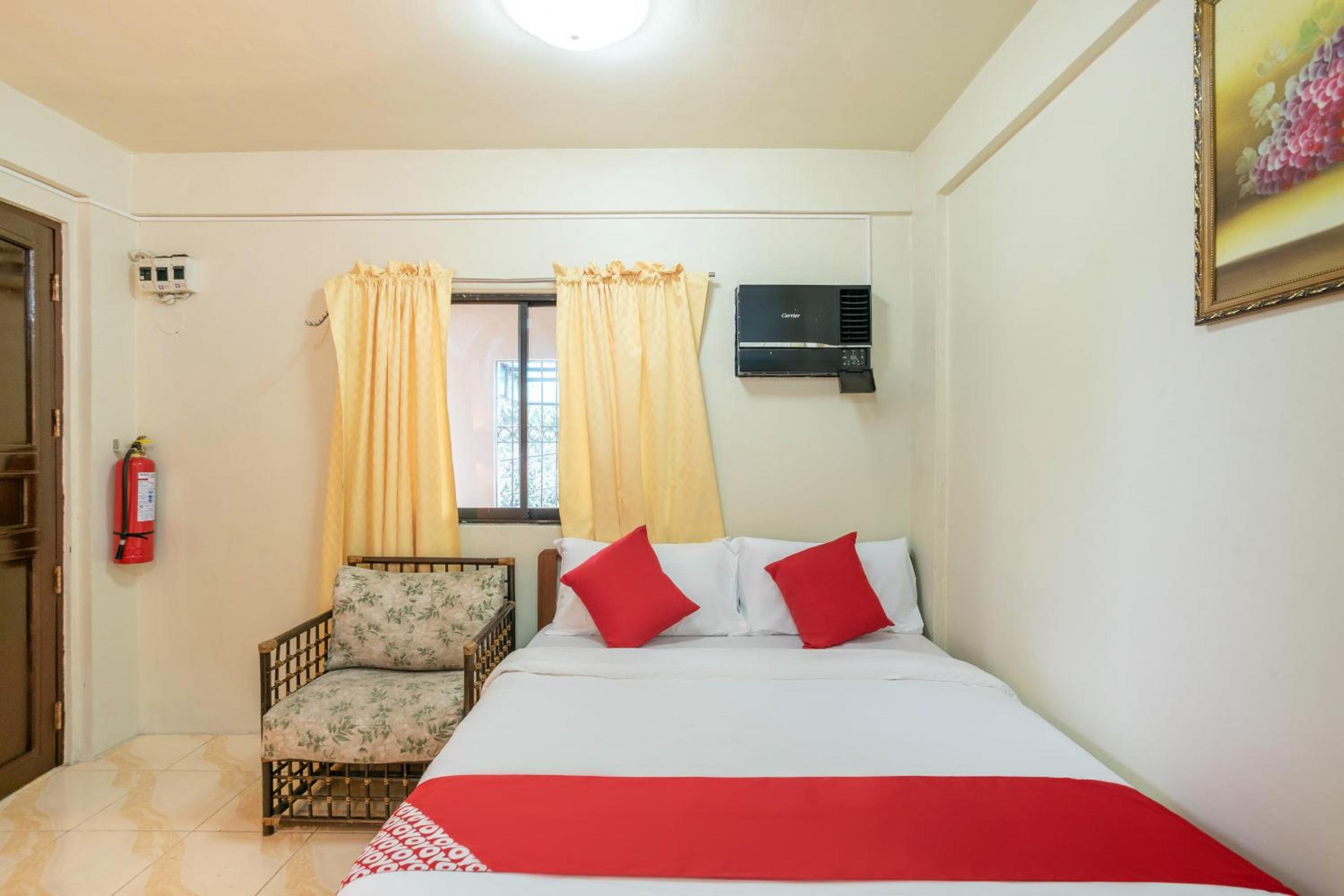 Queen Room - Photo 3