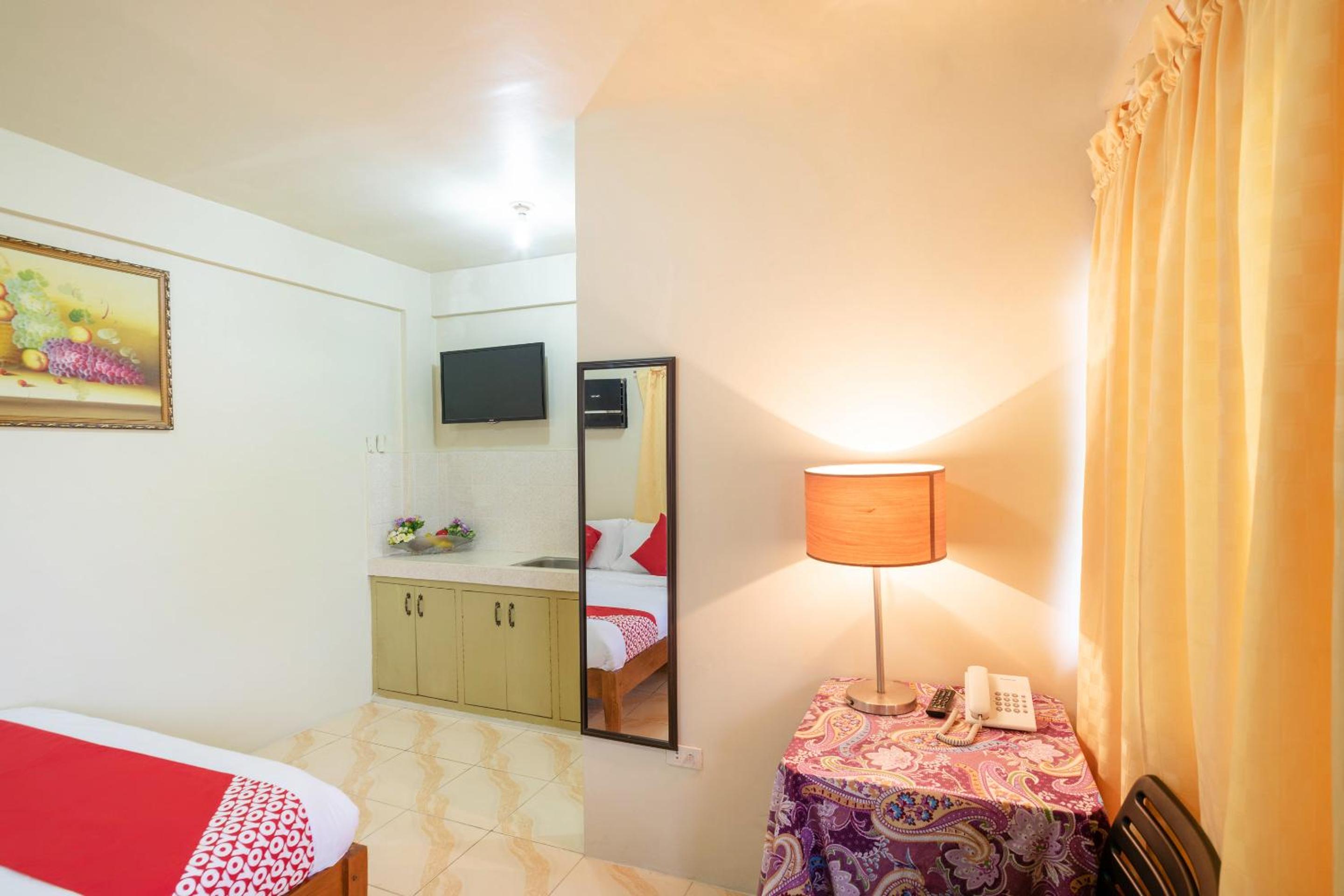Queen Room - Photo 5