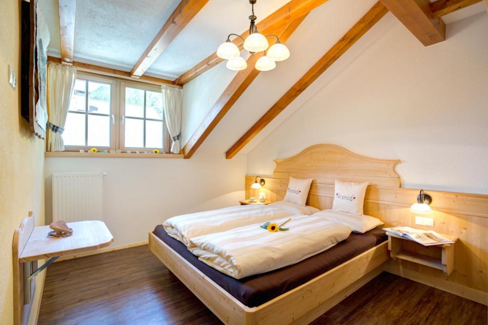 Two-Bedroom Apartment with Mountain View