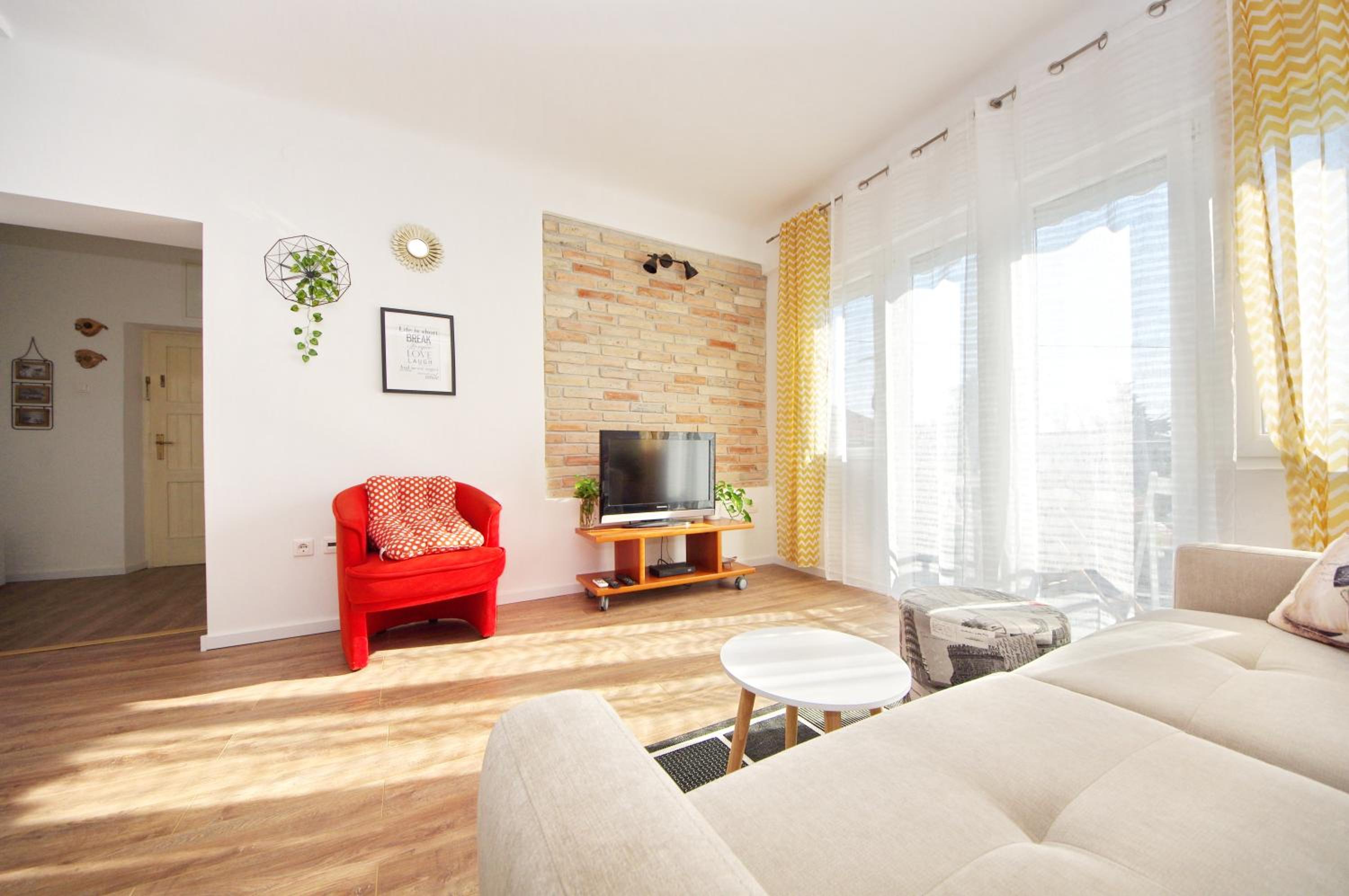 Apartment with Balcony - Photo 13