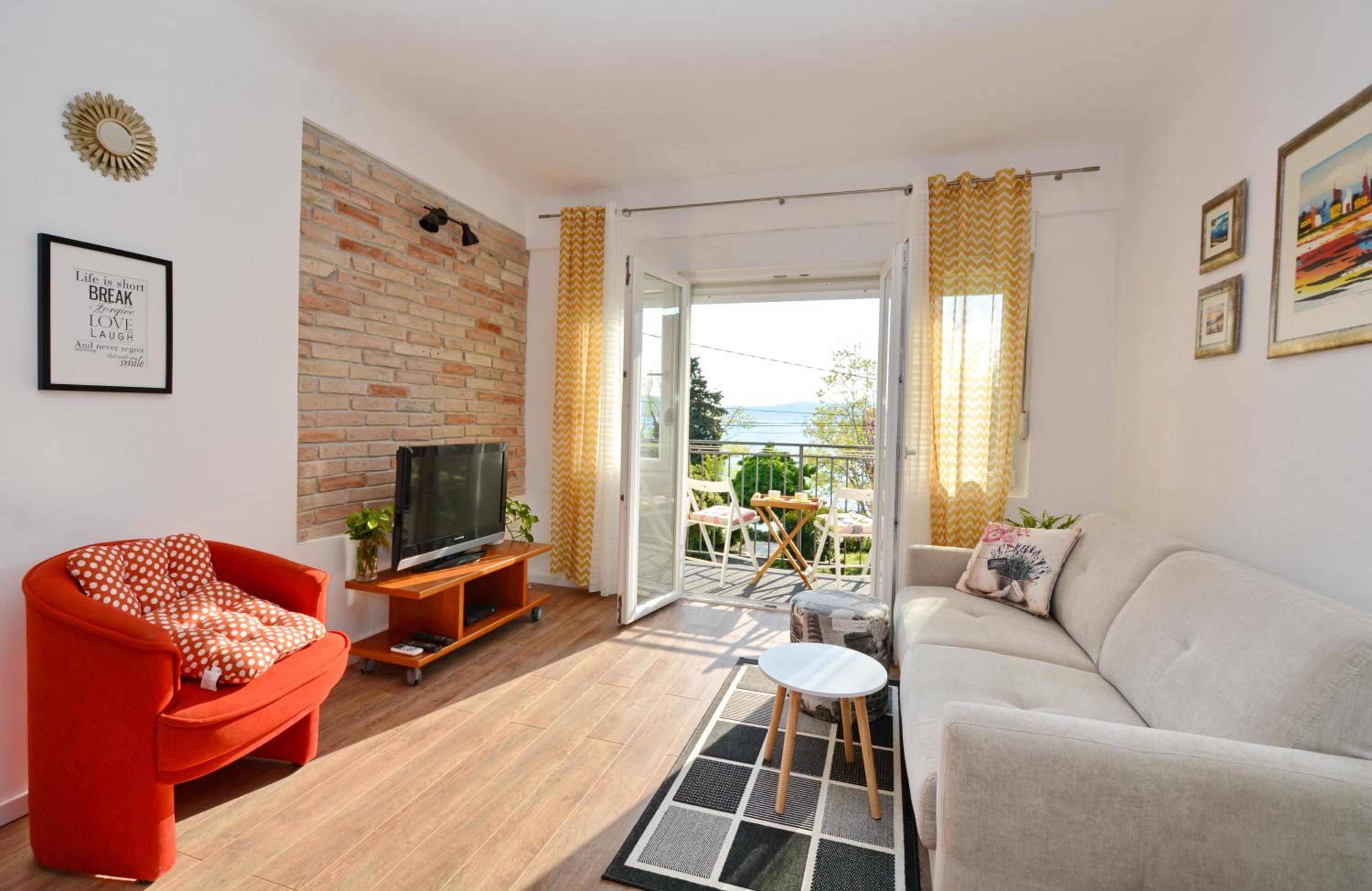 Apartment with Balcony - Photo 1