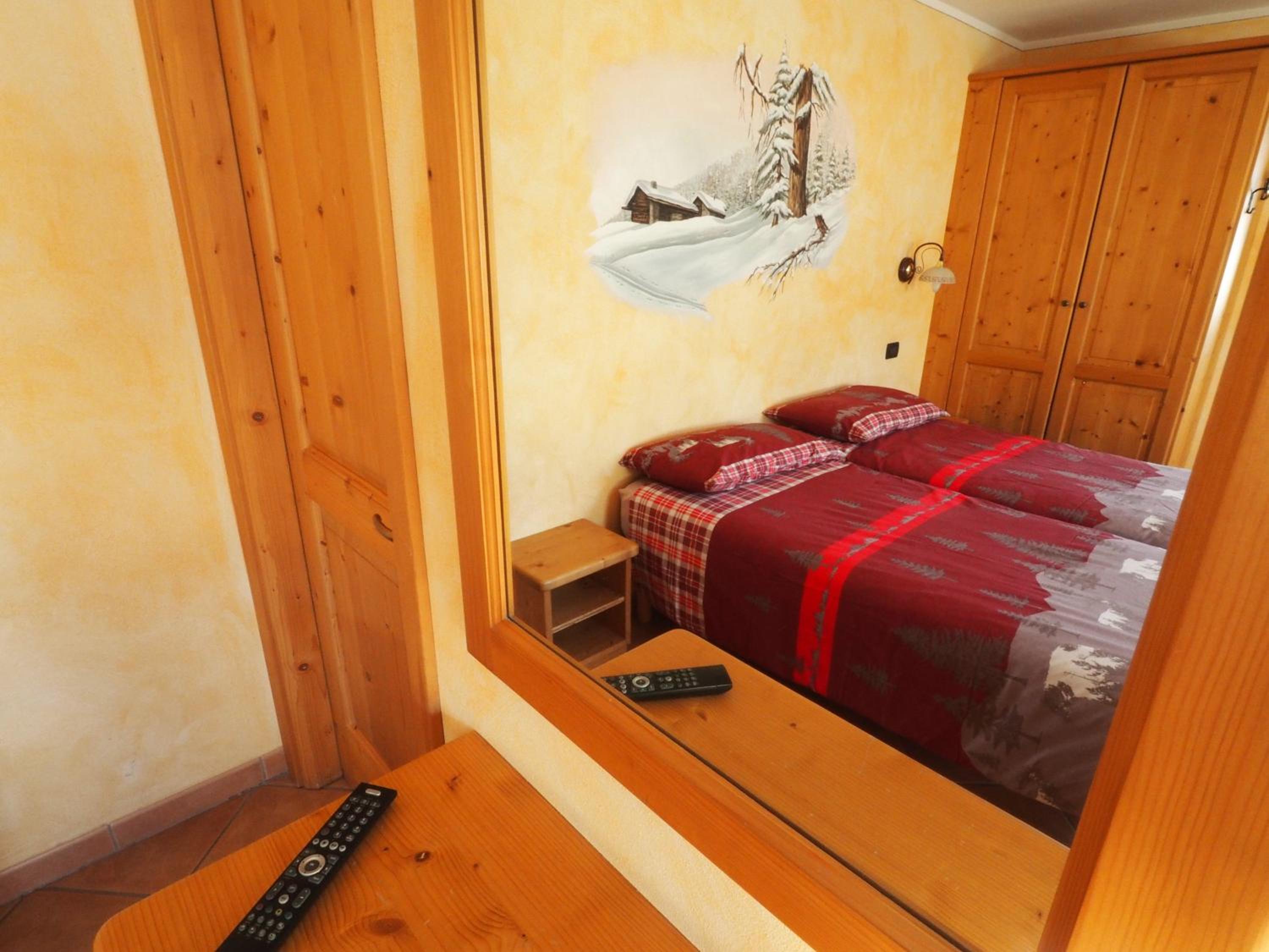 Studio Apartment - Photo 1