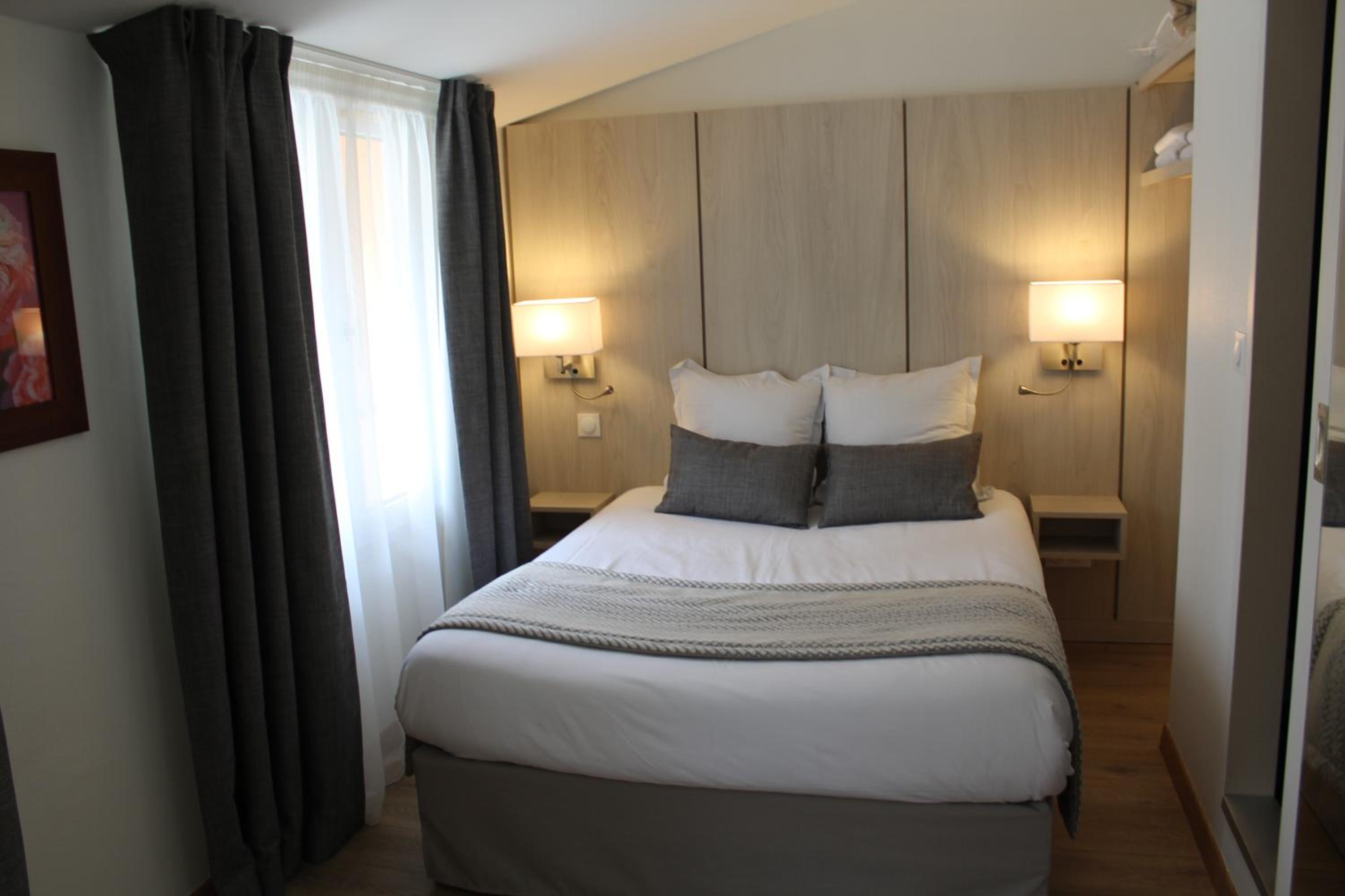 Standard Double Room - Photo 2