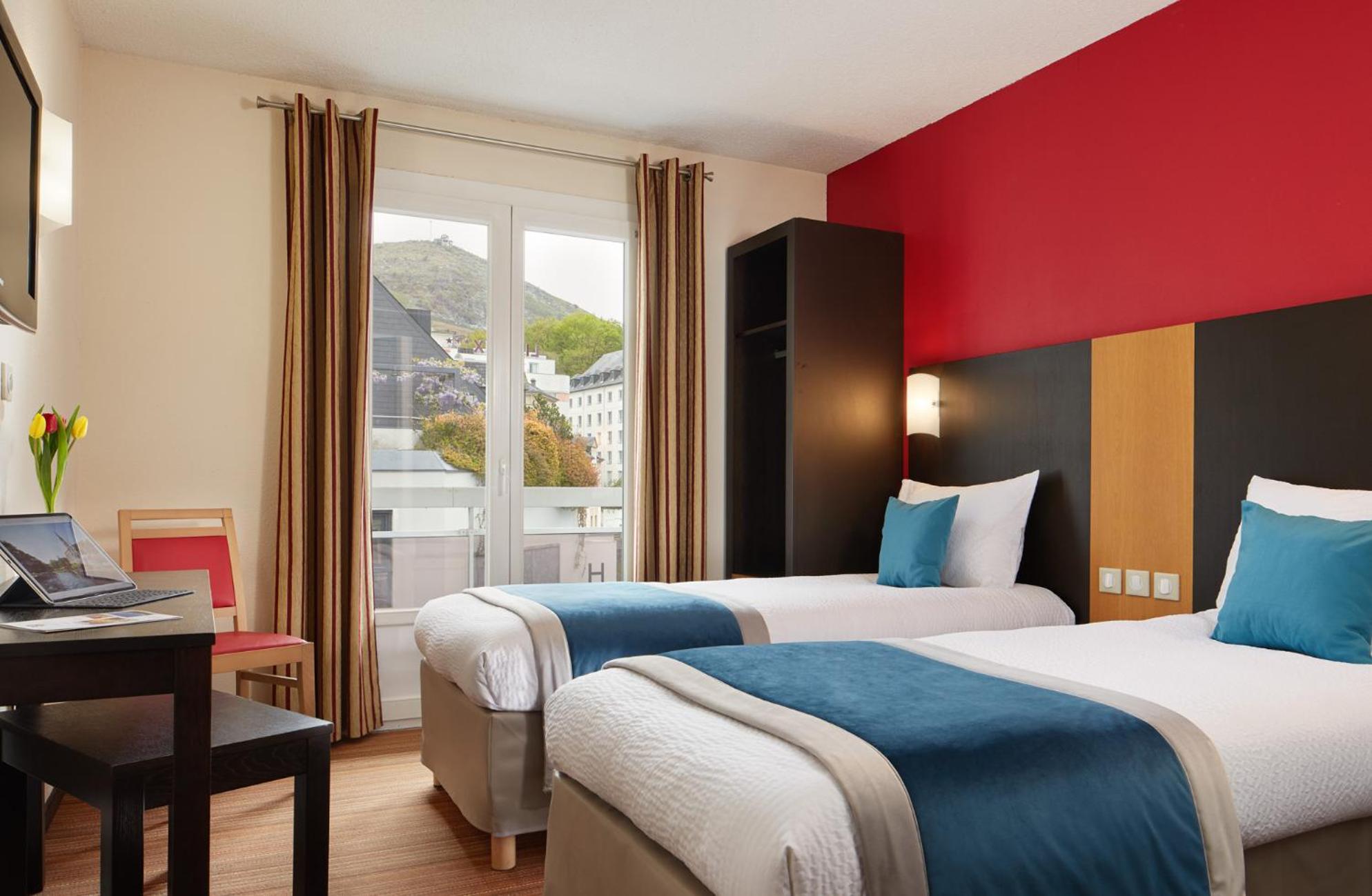 Two Connecting Premium Rooms (5 Adults)