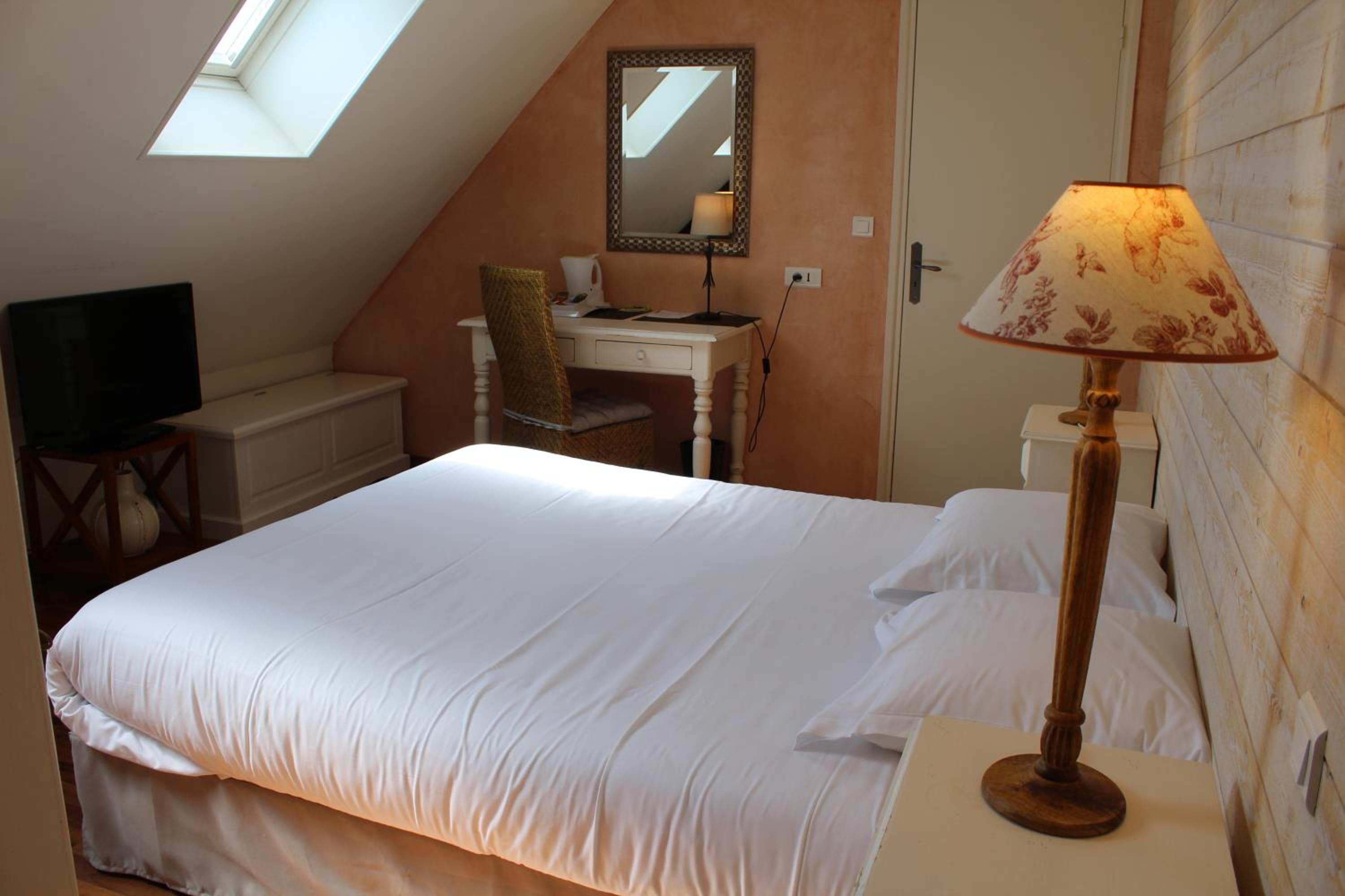 Suite - Photo 2