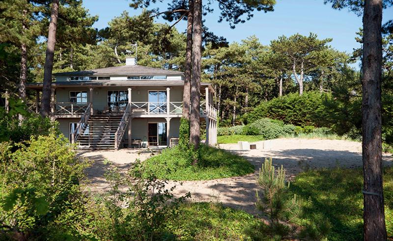 Three-Bedroom Villa photo 2