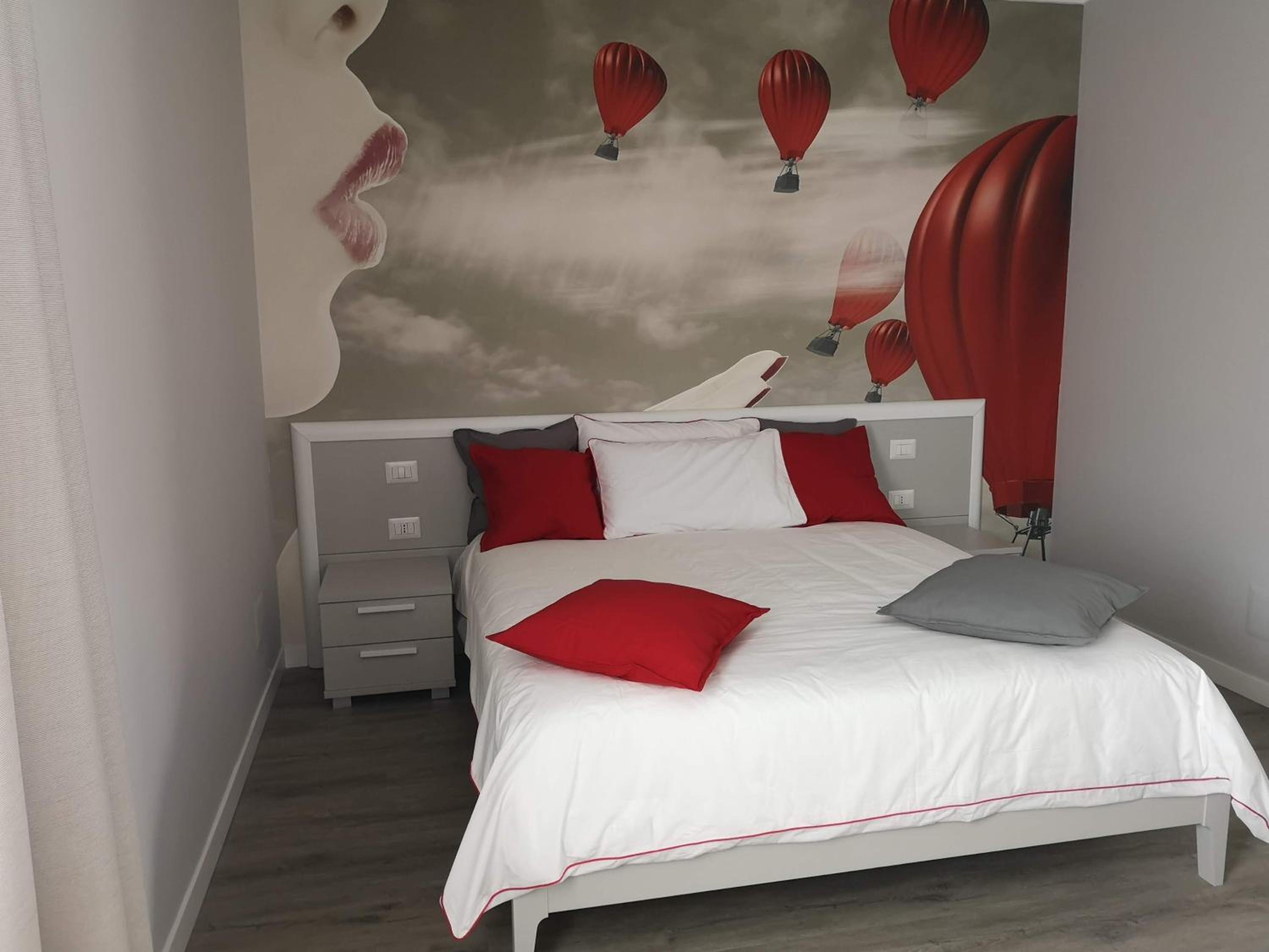 Deluxe Double Room with Shower - Photo 1