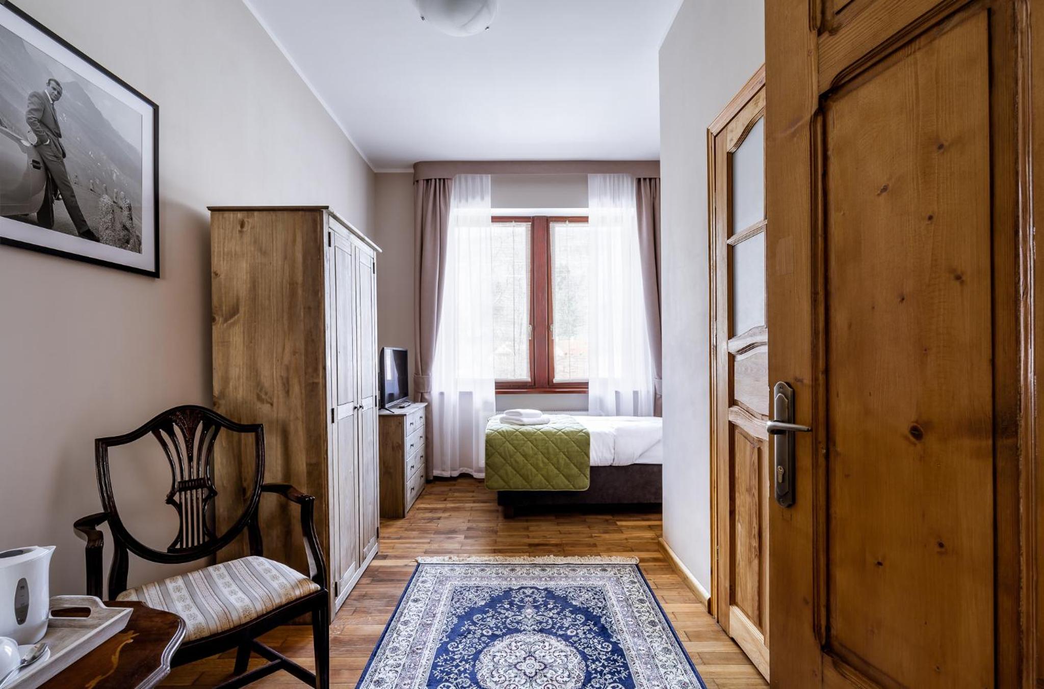Large Single Room
