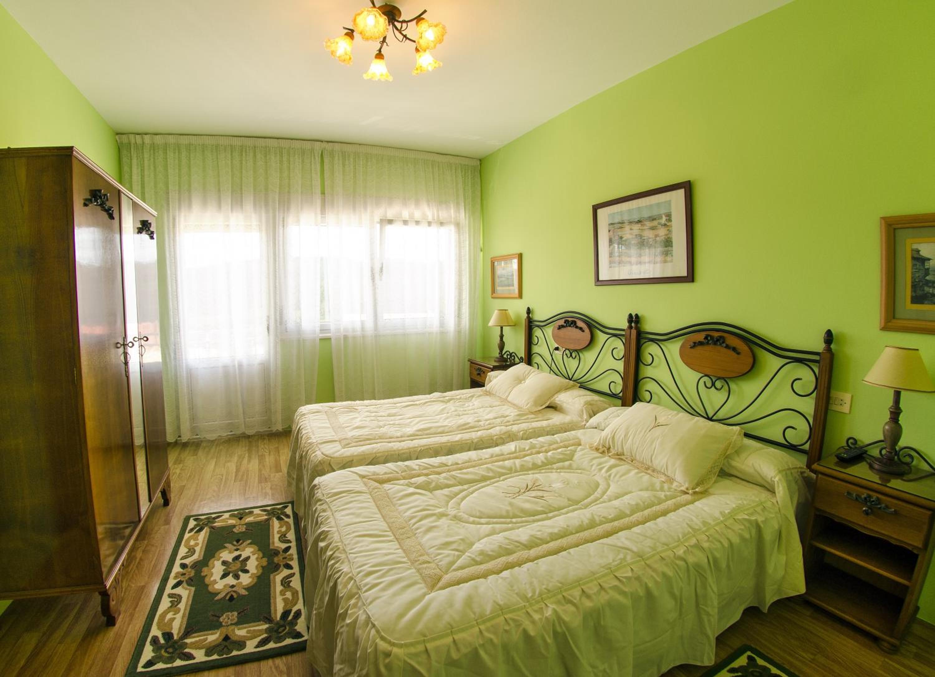 Dos habitaciones comunicadas