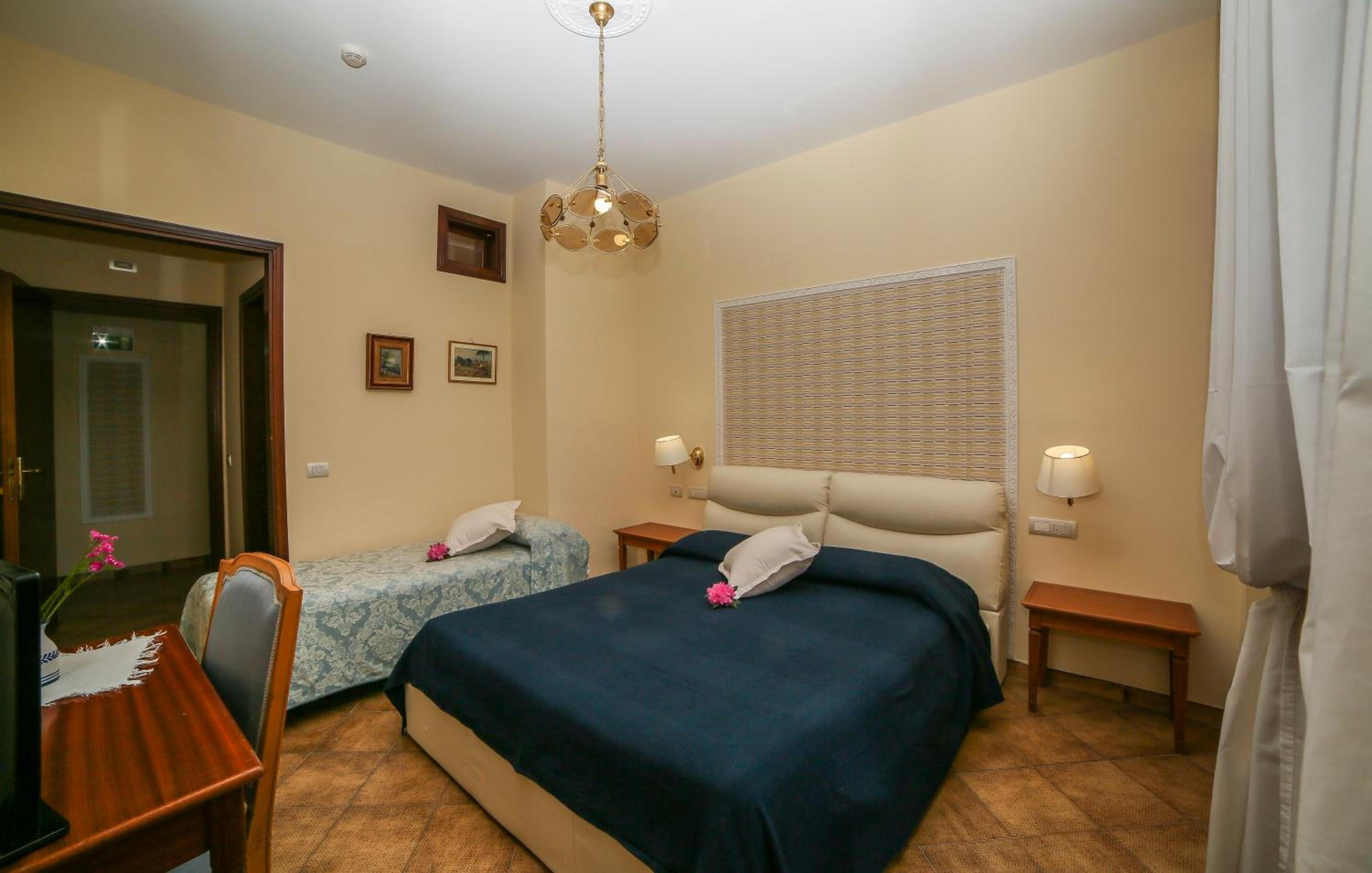 Triple Room with Balcony - Photo 1