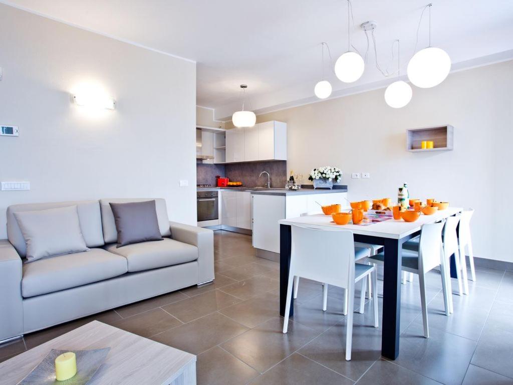Apartment photo 2