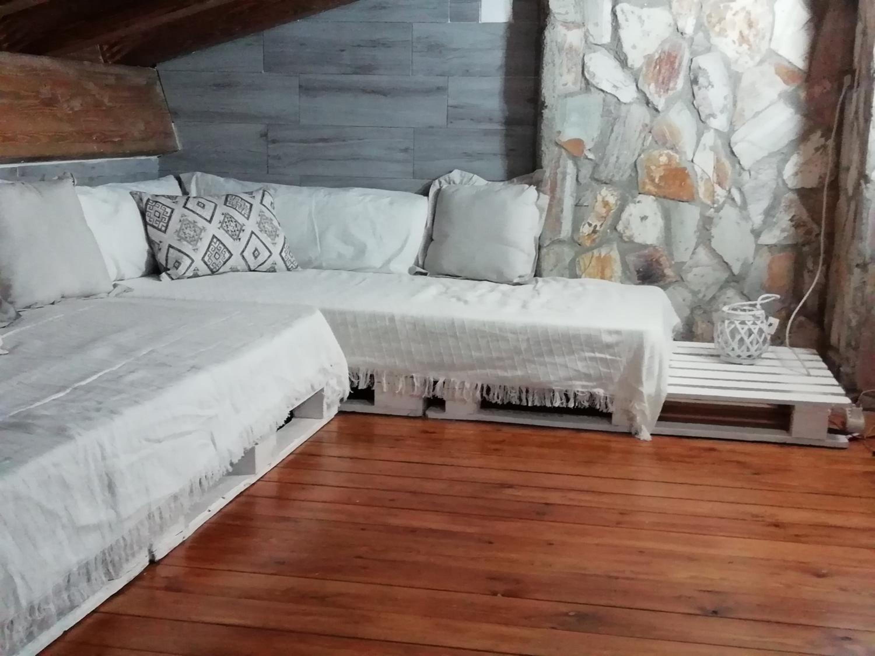Three-Bedroom House photo 3
