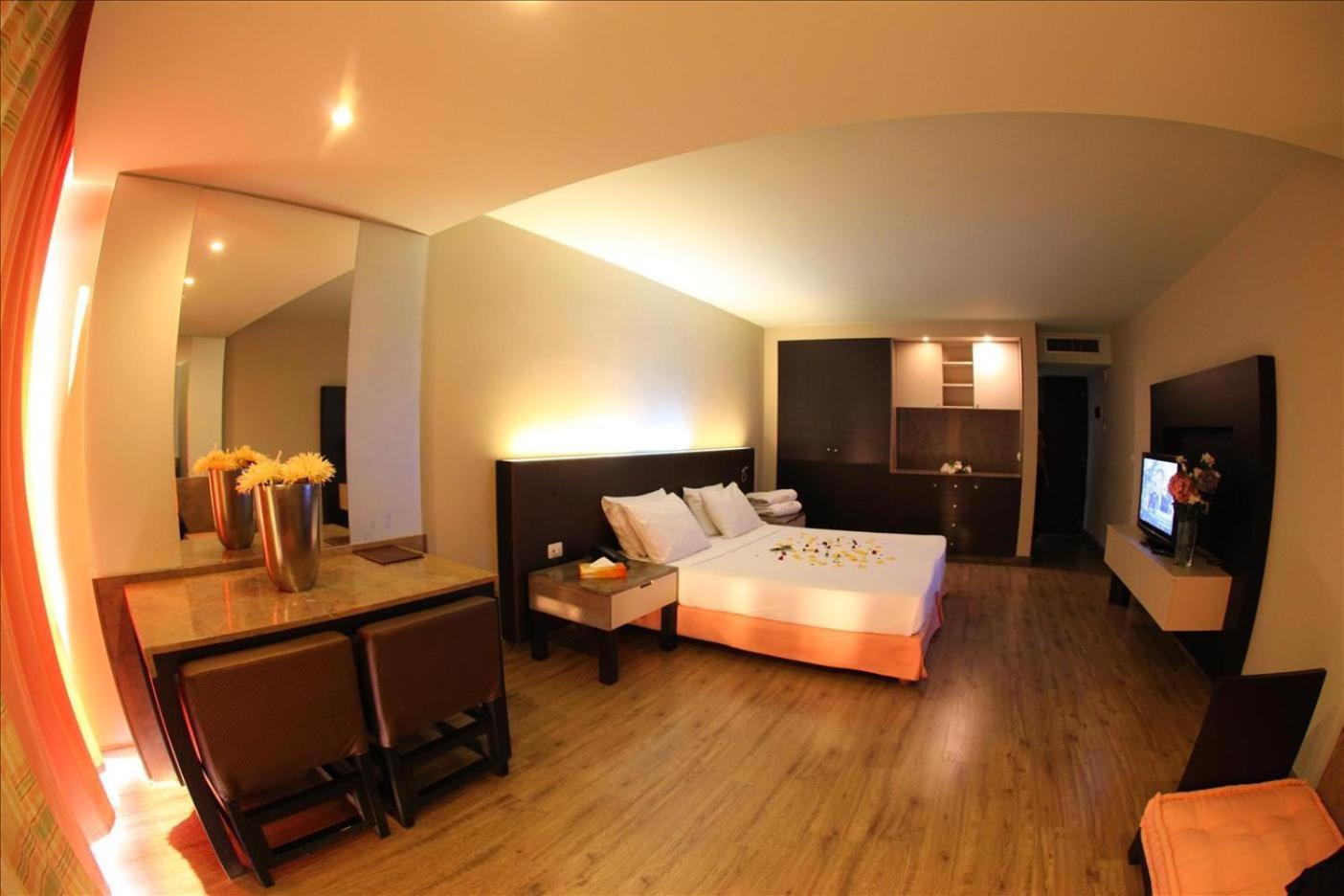 Junior Suite with Balcony photo 2
