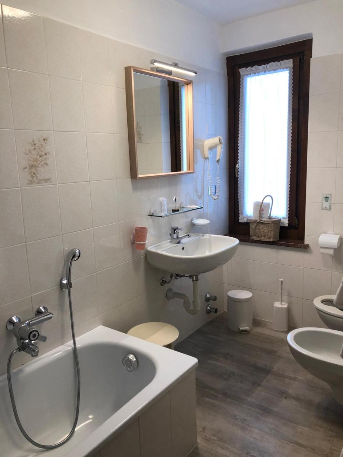 Standard Double or Twin Room photo 2