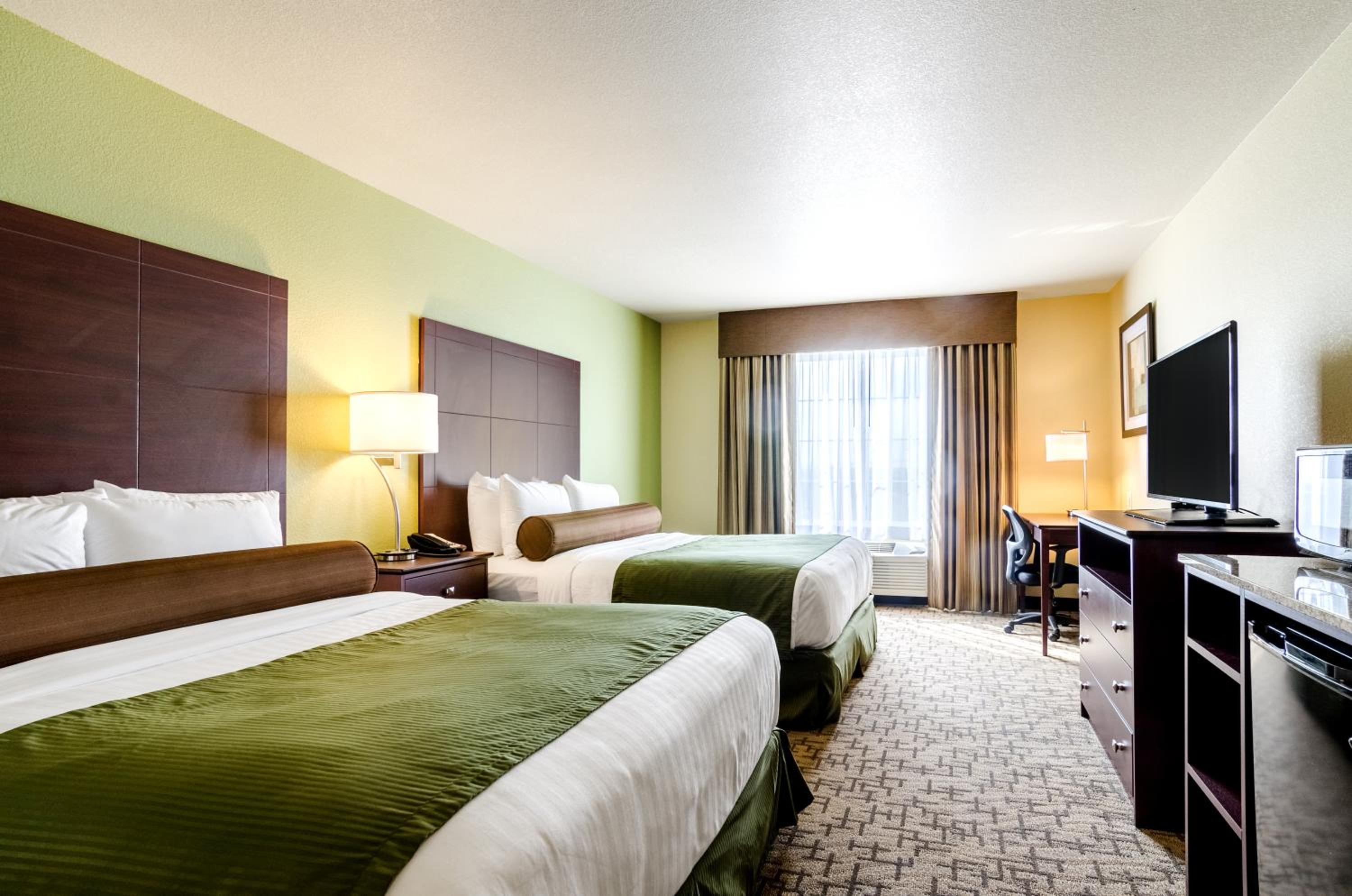 Deluxe Queen Room