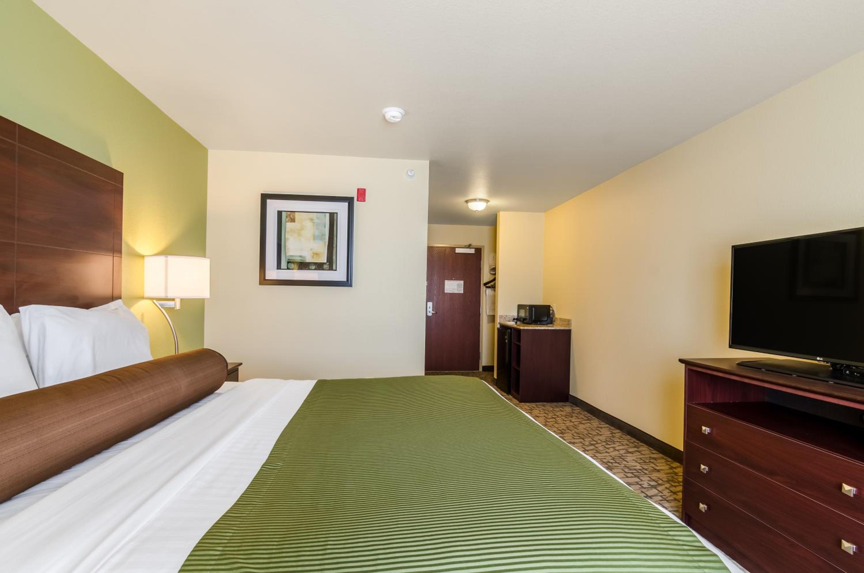 Deluxe King Room photo 2
