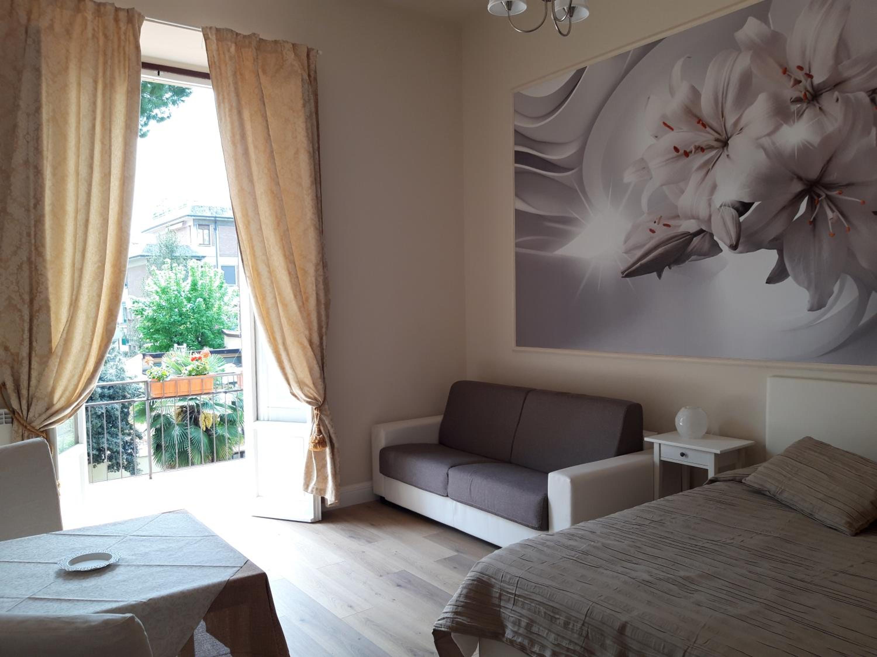 Superior Double Room with Balcony photo 2