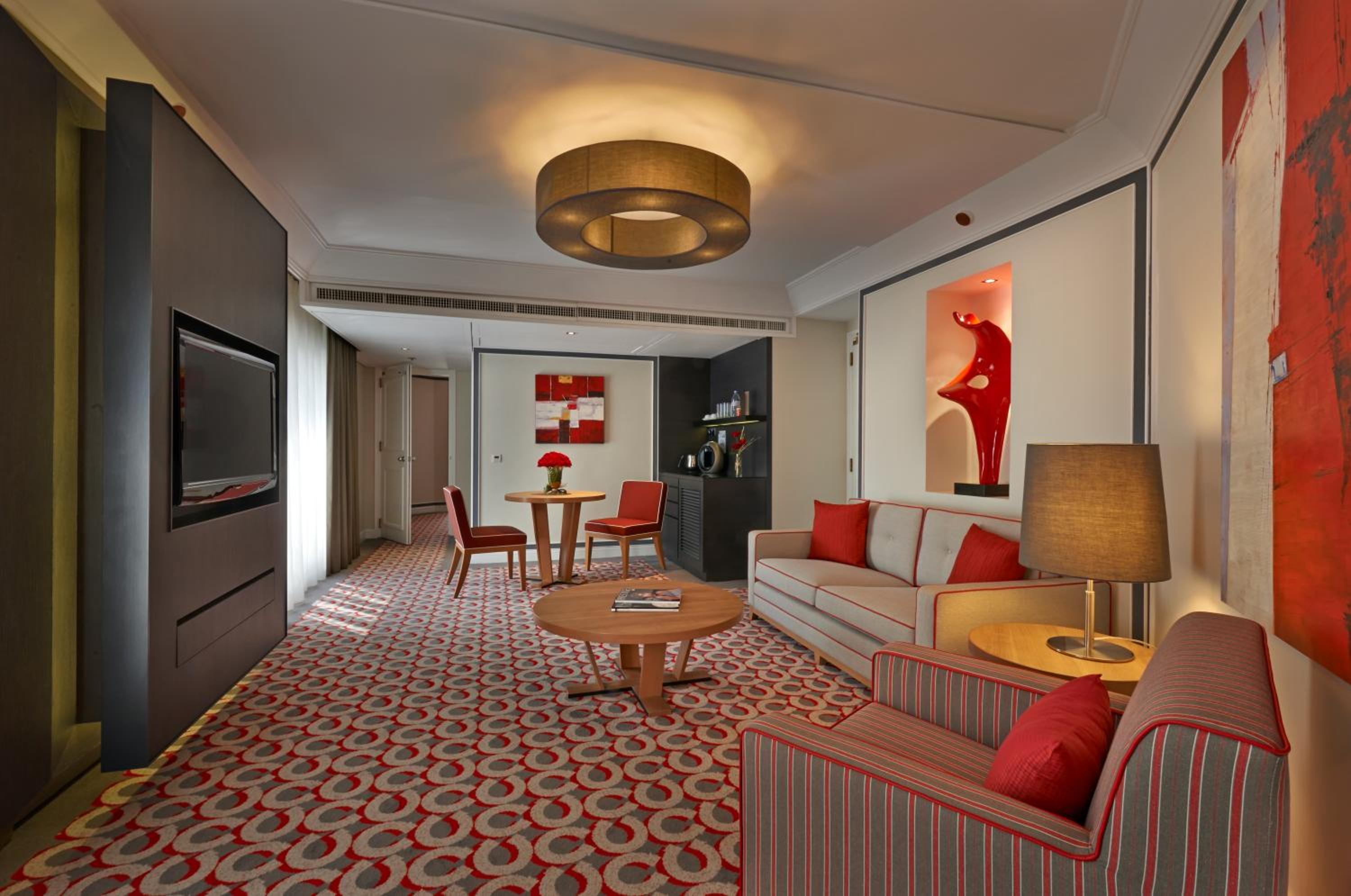 Executive Suite with One King Bed photo 2