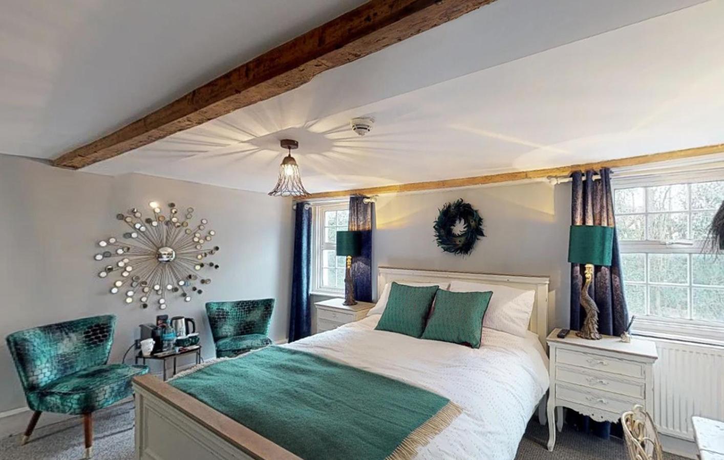Deluxe King Room