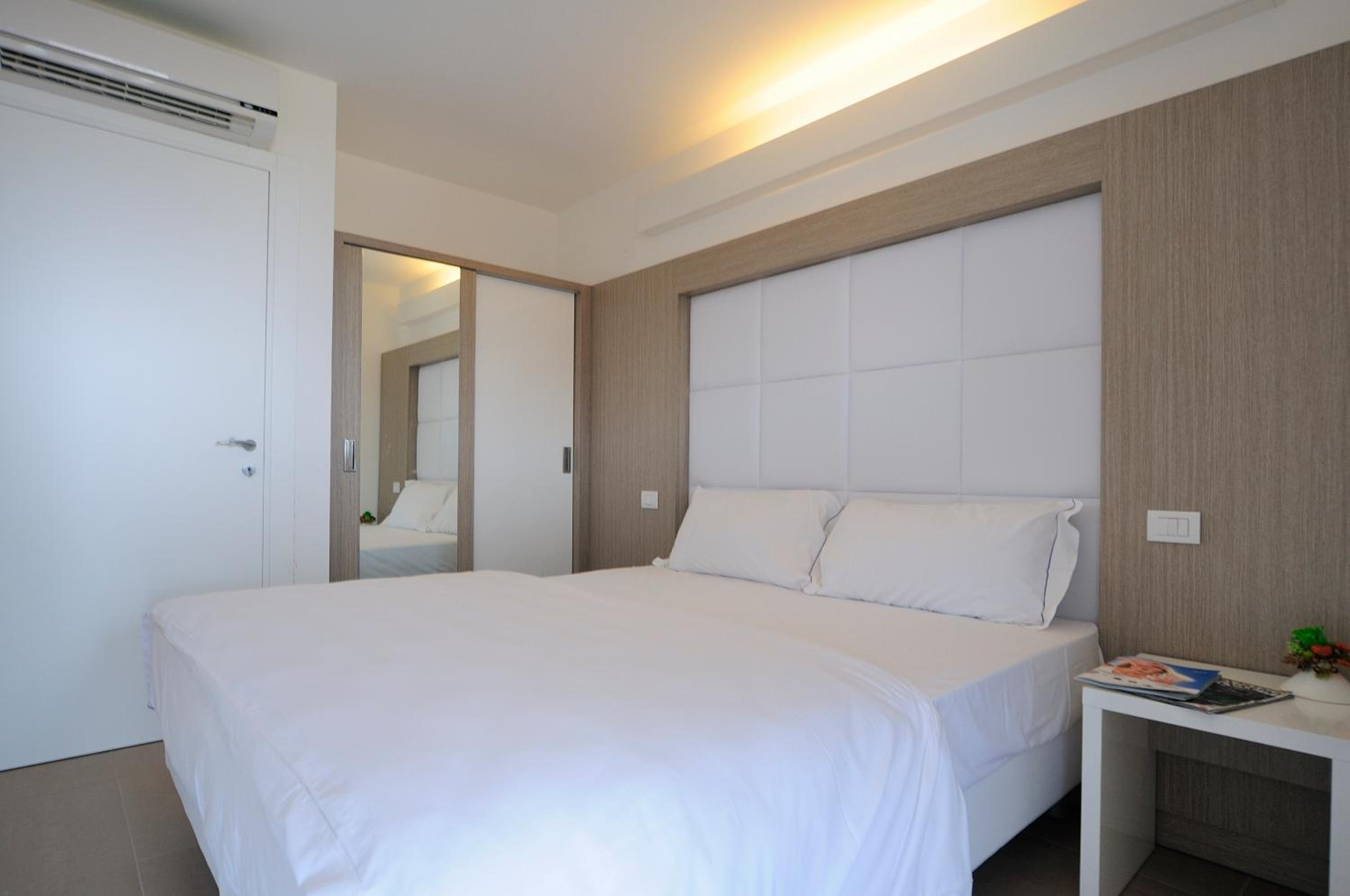 One-Bedroom Apartment with Balcony