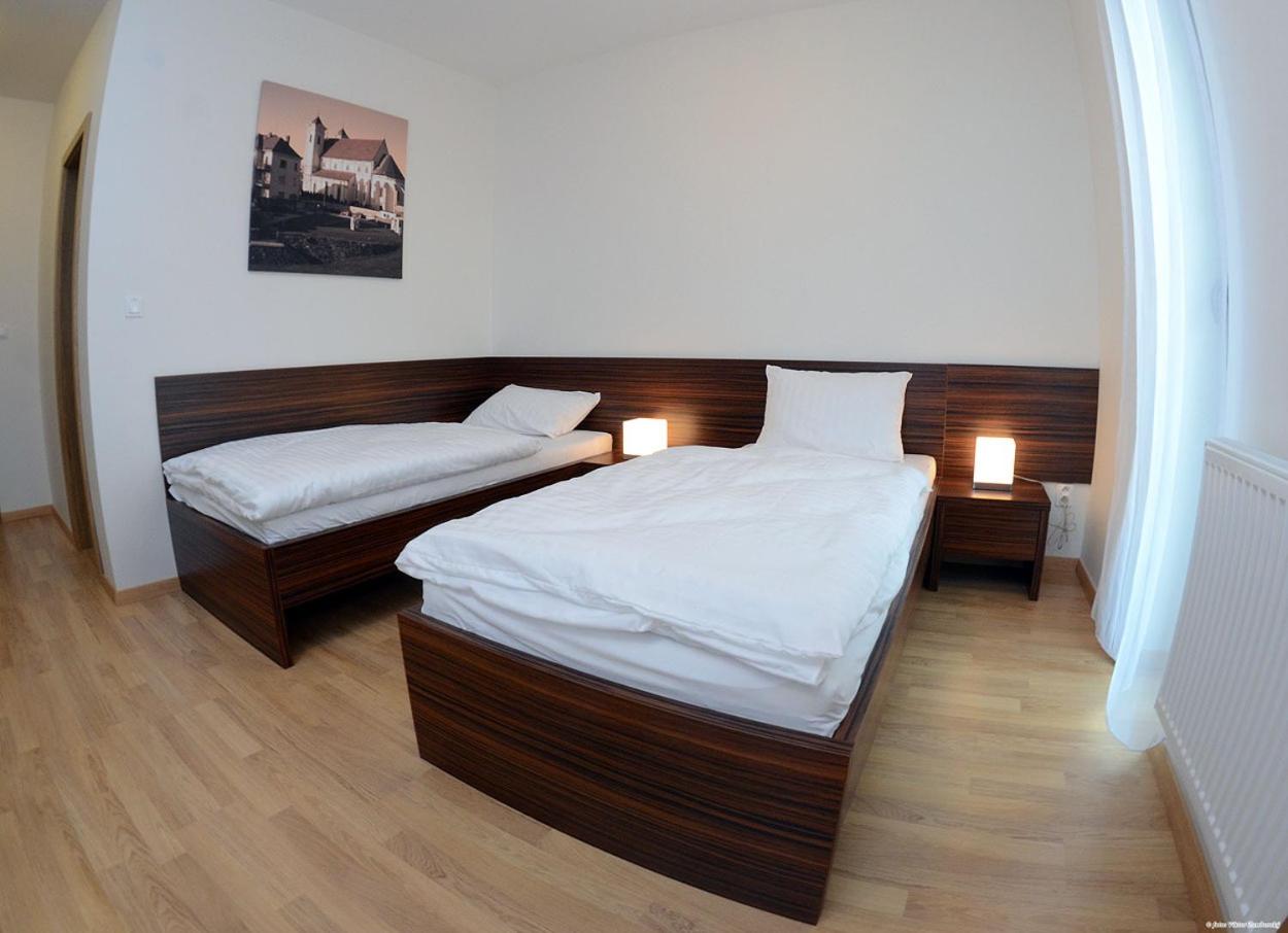 Twin Room - Photo 2