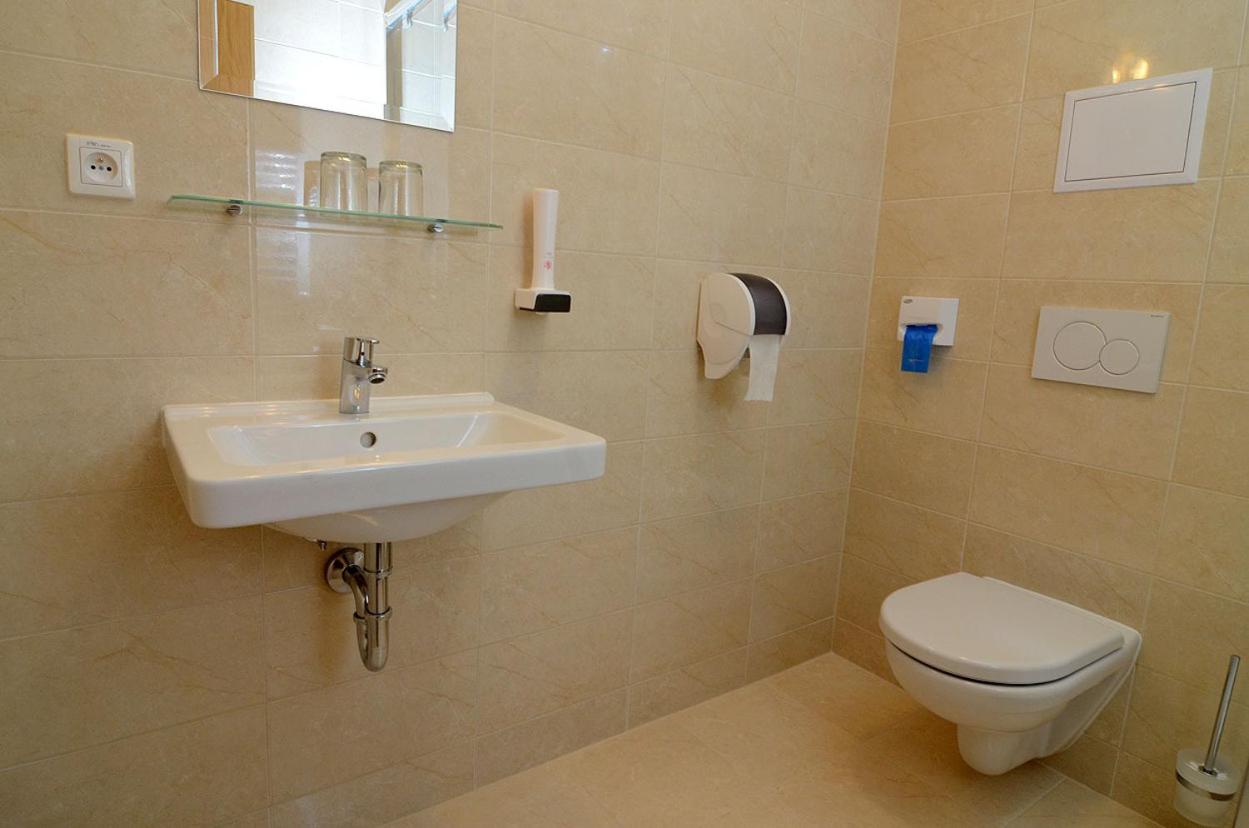 Double Room - Photo 2