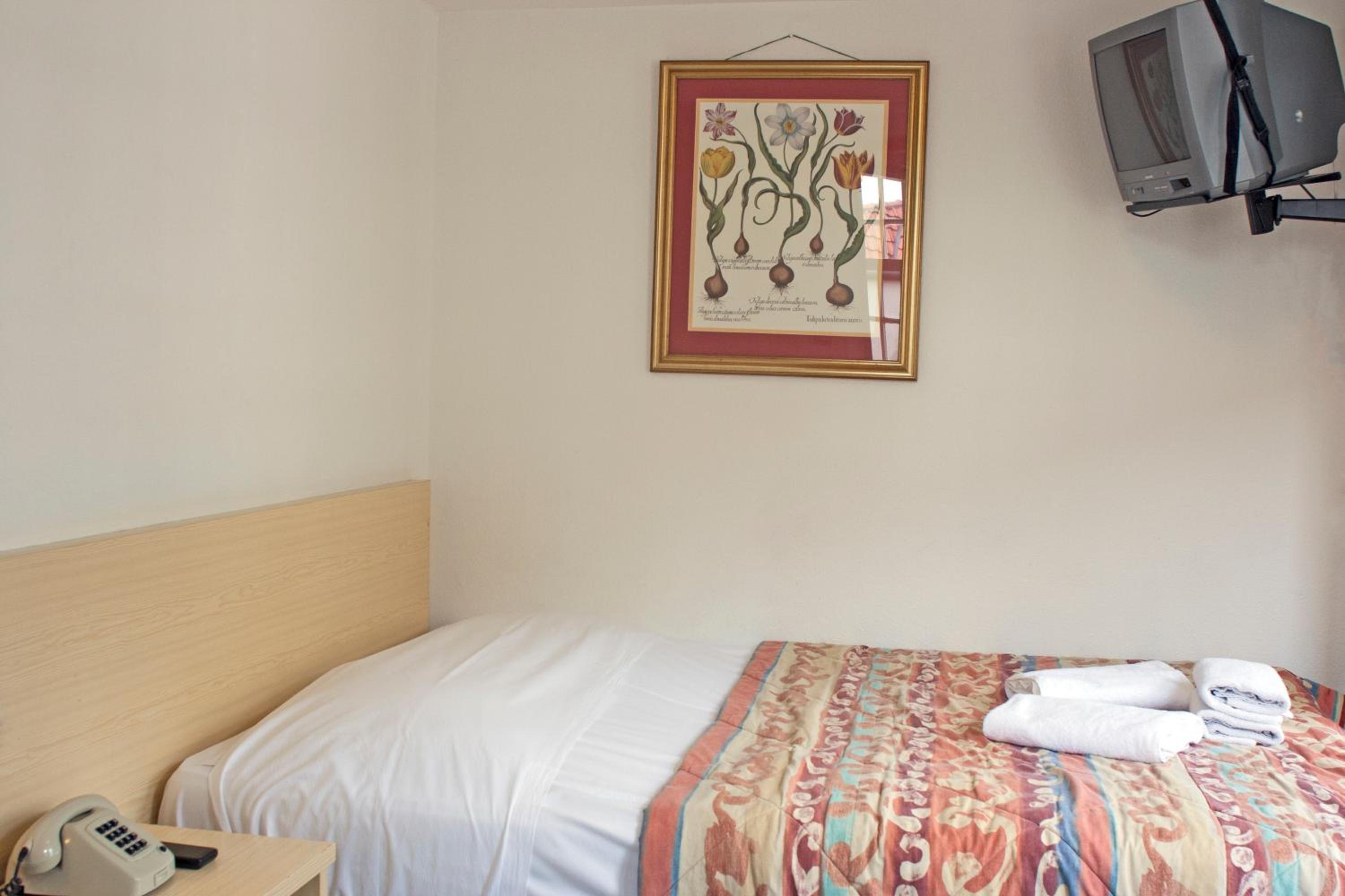 Double or Twin Room photo 1