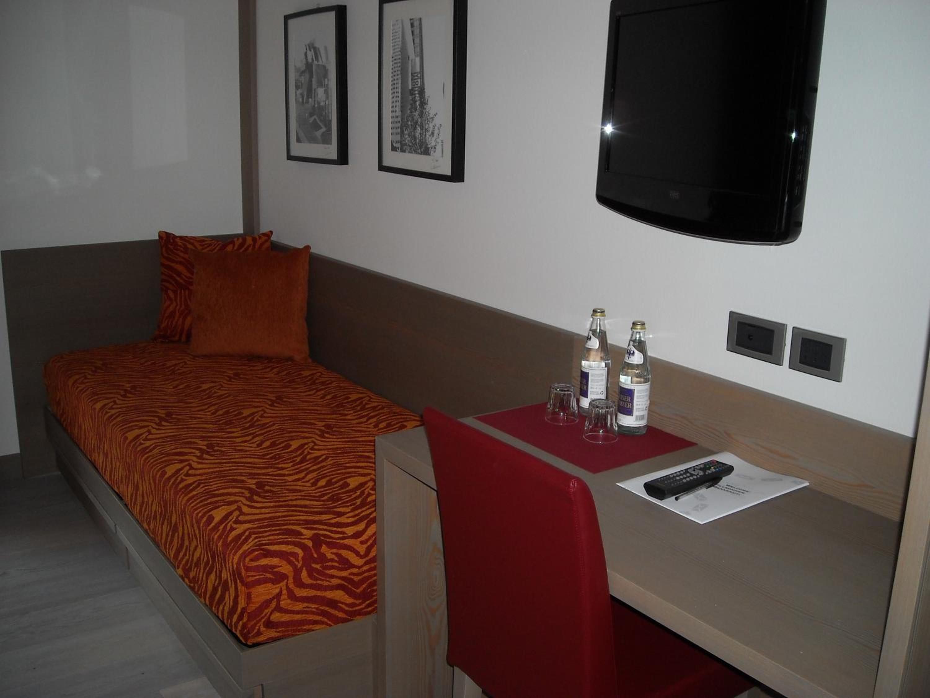 Double or Twin Room - Photo 2