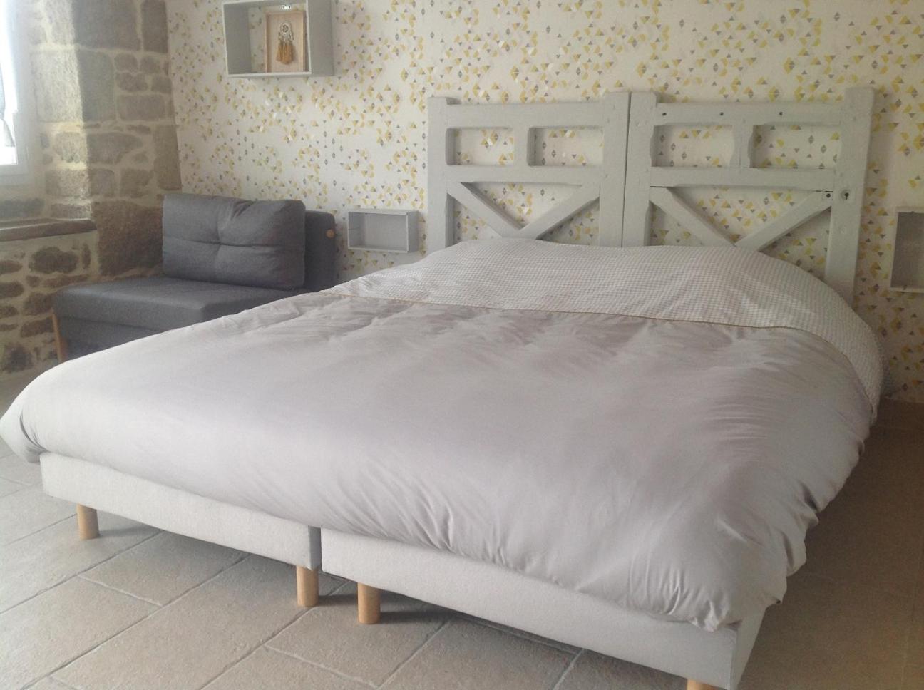 Queen Room with Garden View - Photo 2