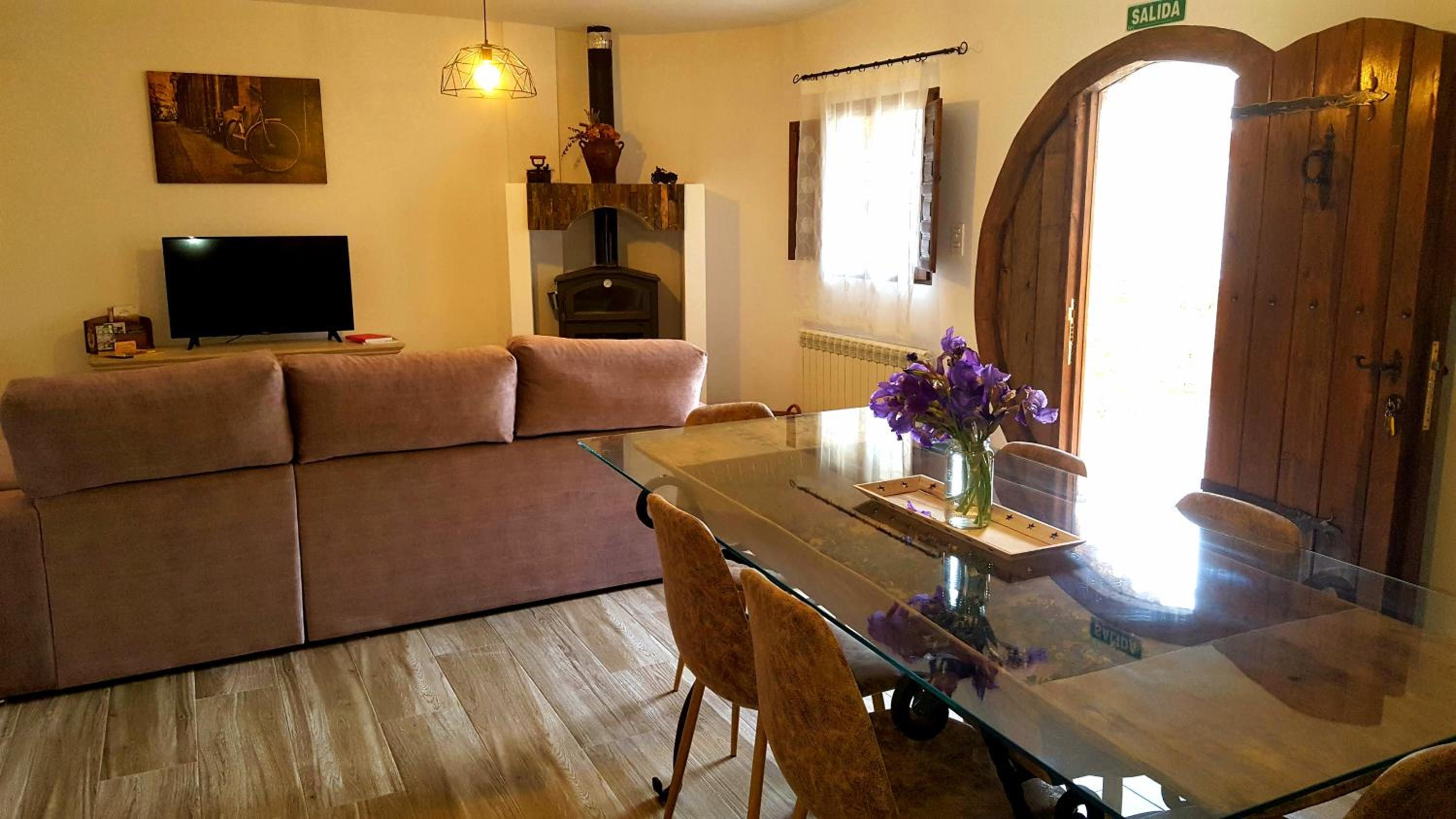 Two-Bedroom House photo 2