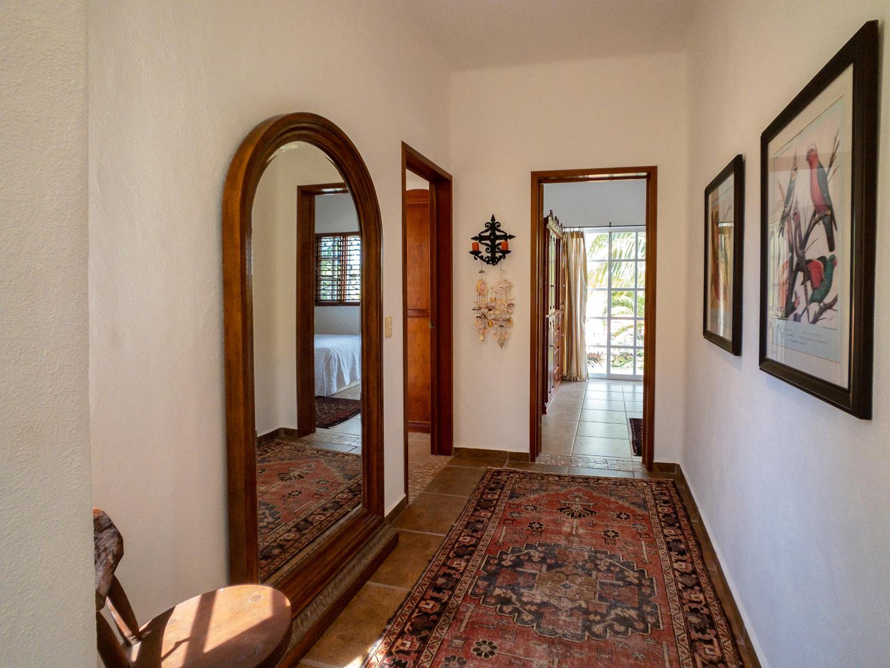 Three-Bedroom Villa photo 1