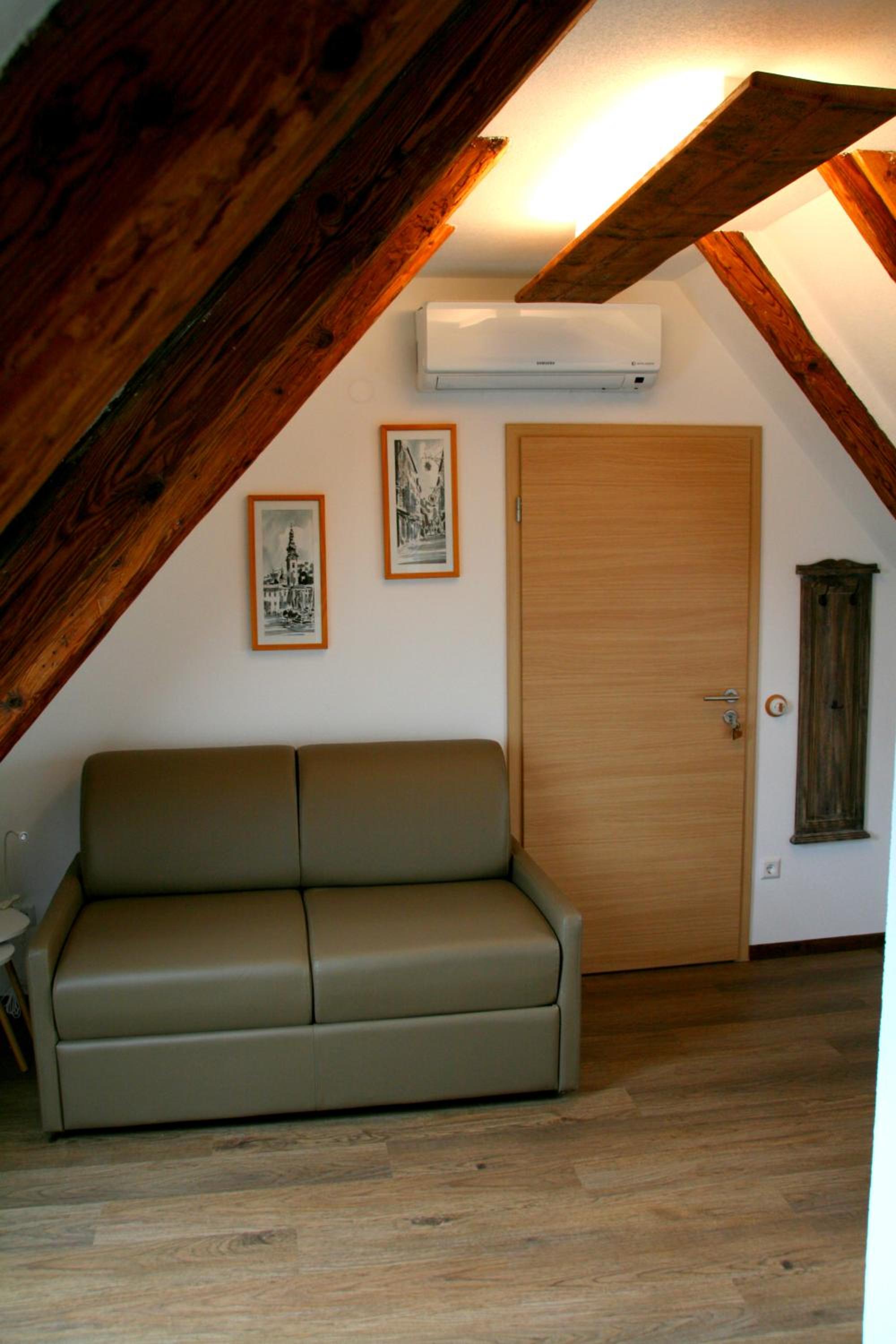 Triple Room with Lake View - Photo 6
