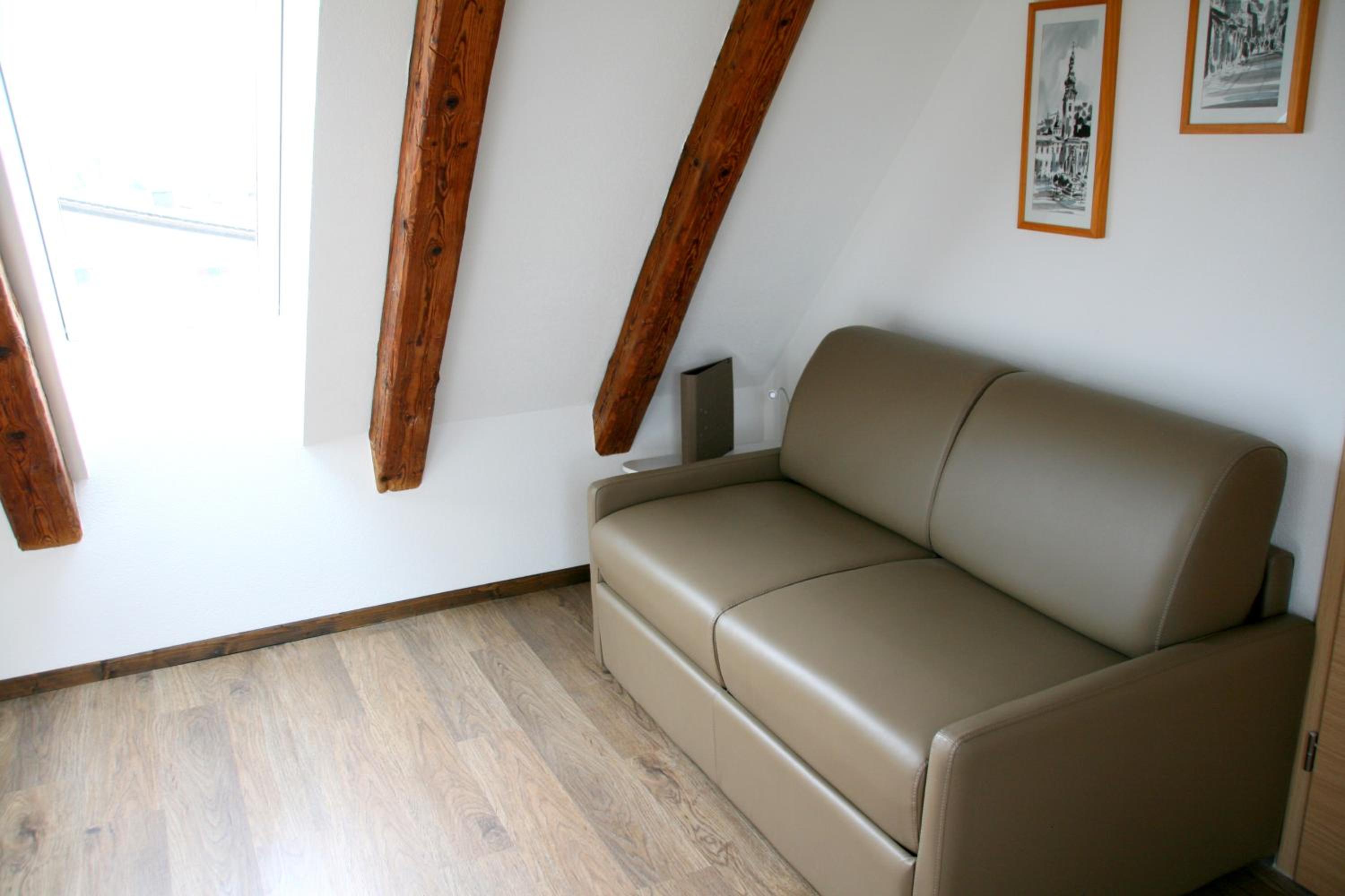 Triple Room with Lake View - Photo 10