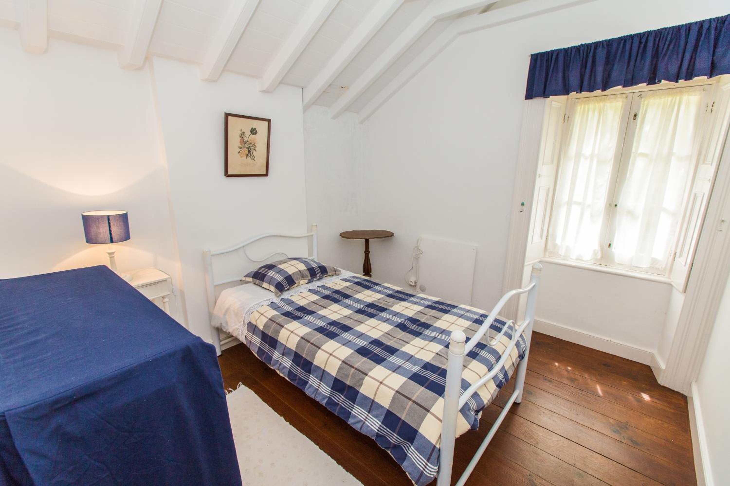 Three-Bedroom House photo 3