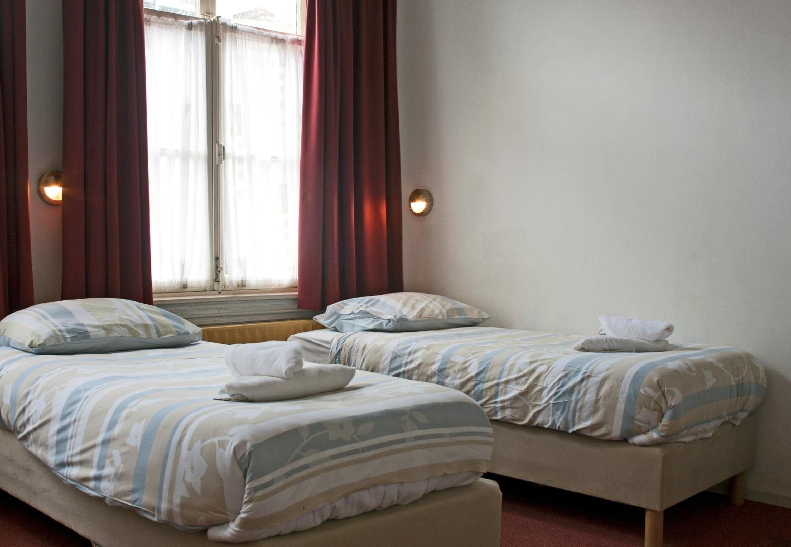 Quadruple Room with Shared Bathroom photo 1