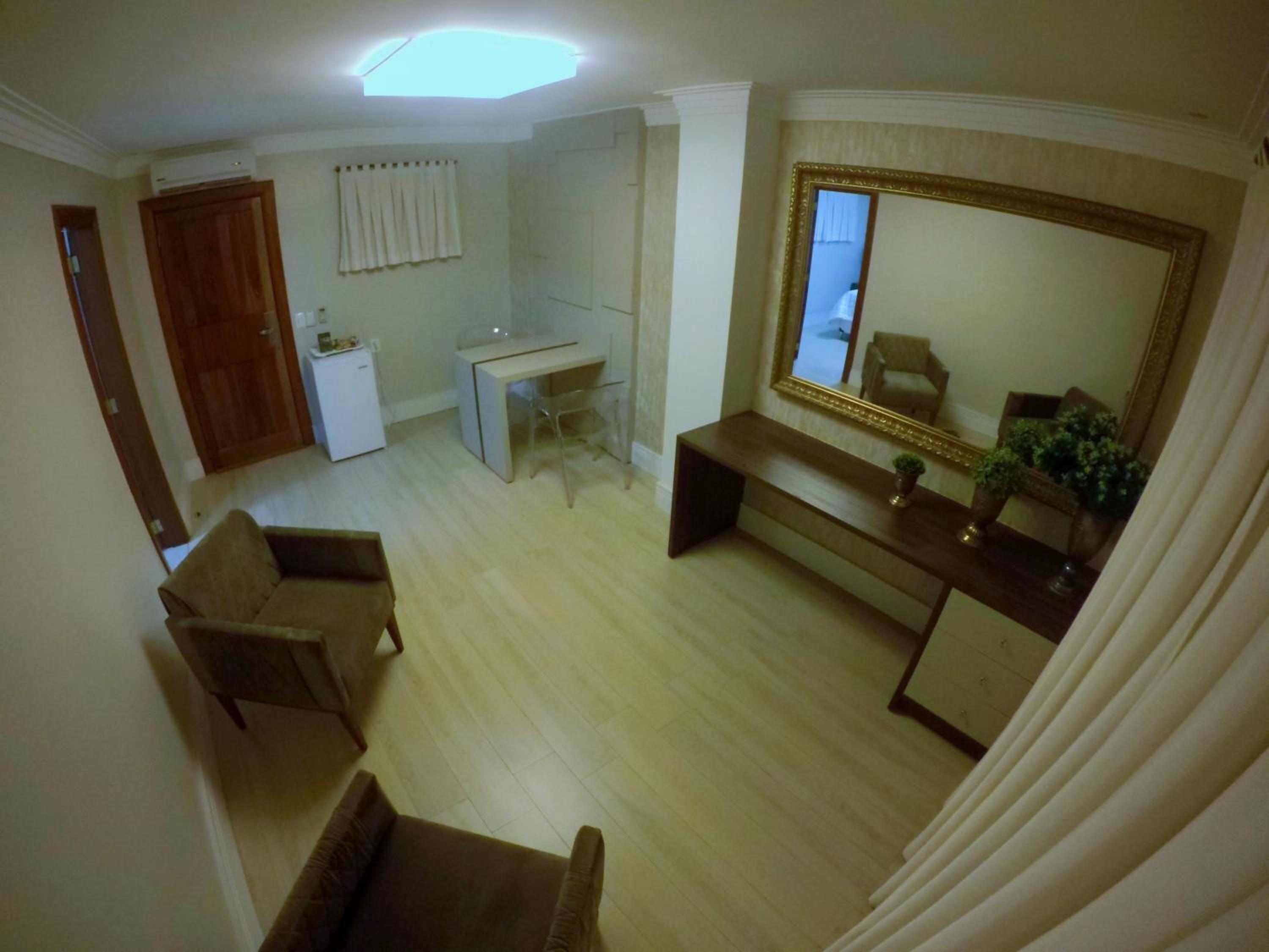 Deluxe Double Room (2 Adults + 1 Child)