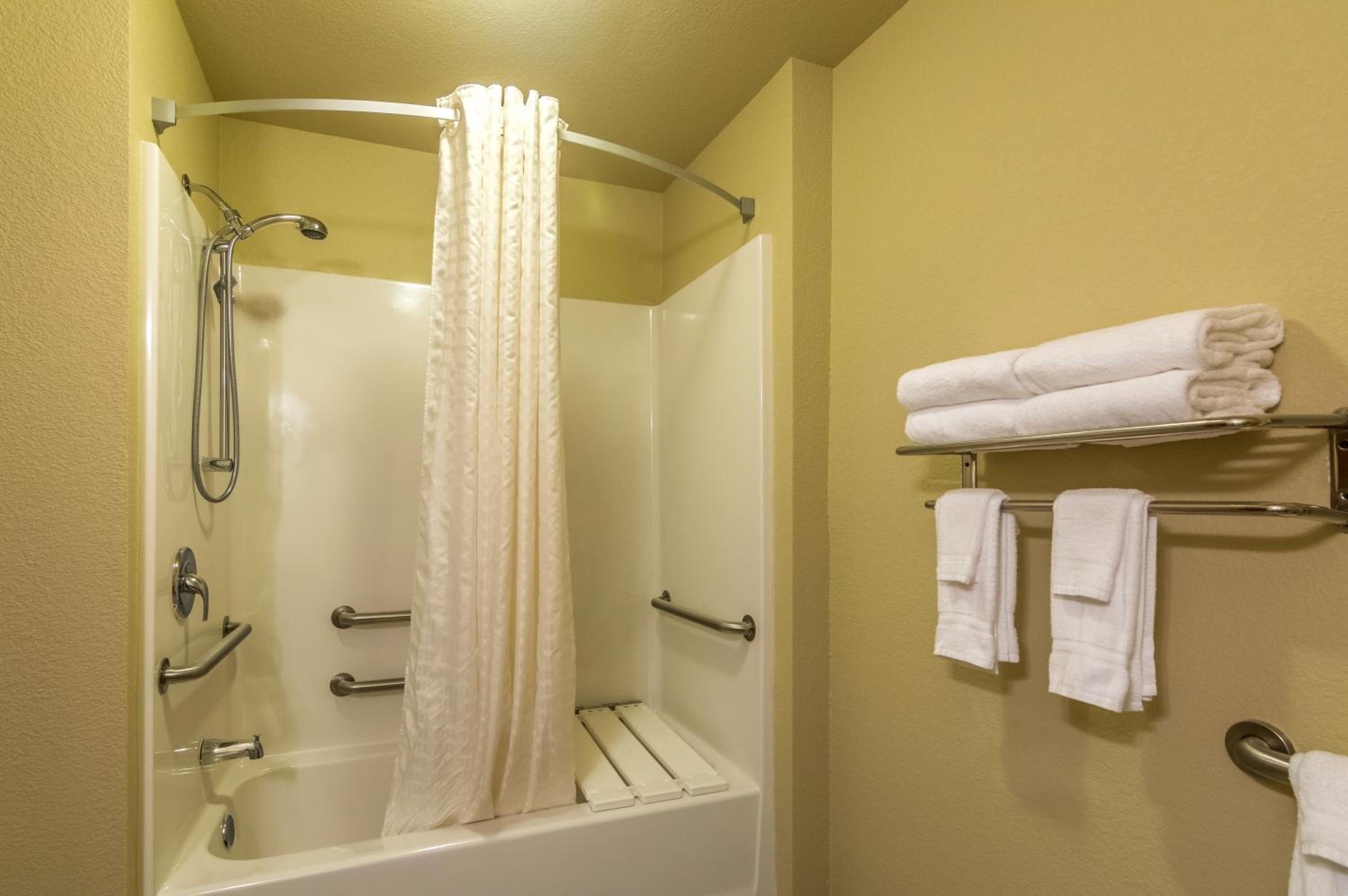 King Room - Disability Access photo 3