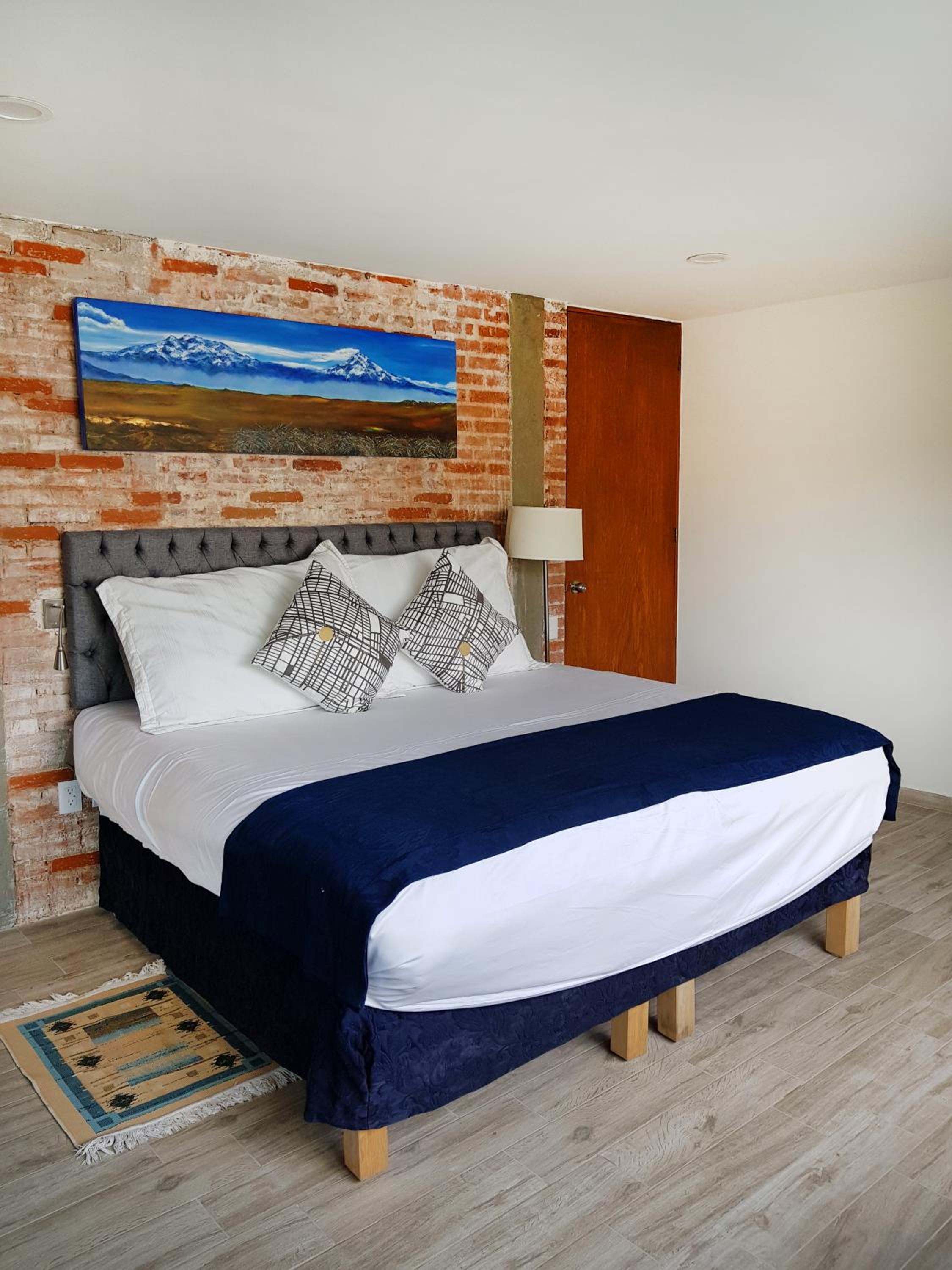 Deluxe King Room - Photo 1