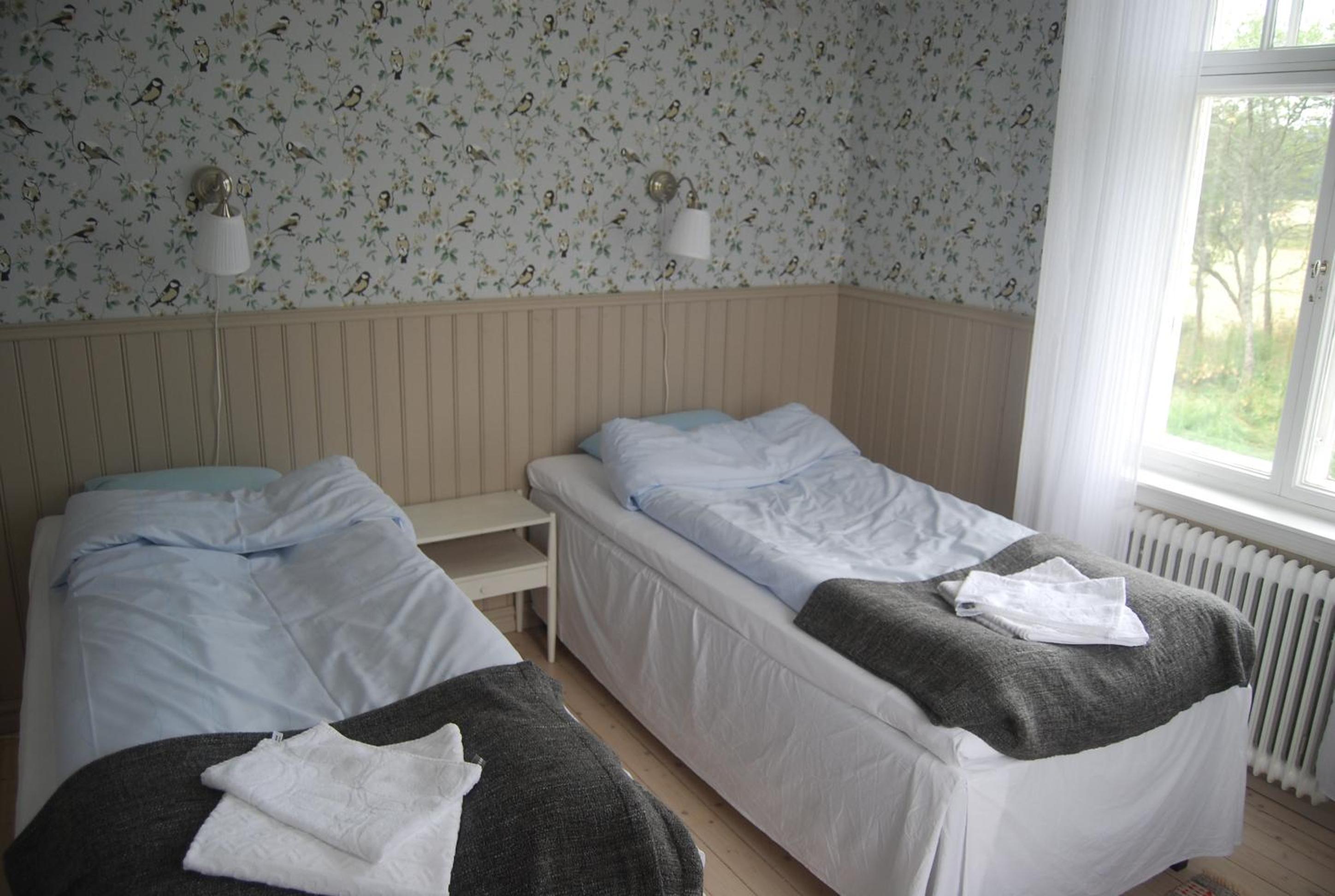 Twin Room with Shared Bathroom photo 1