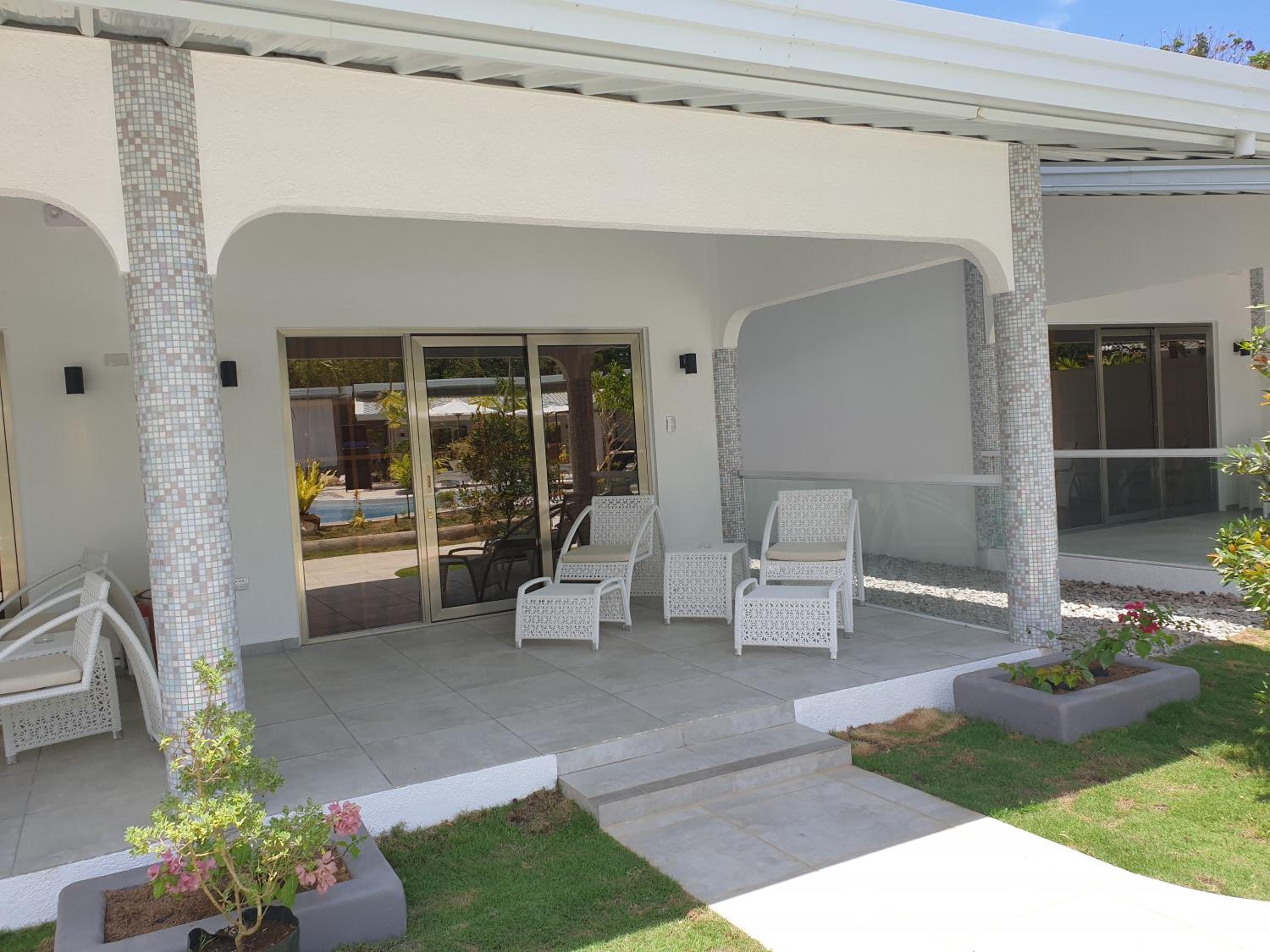 Suite with Private Pool - Photo 7