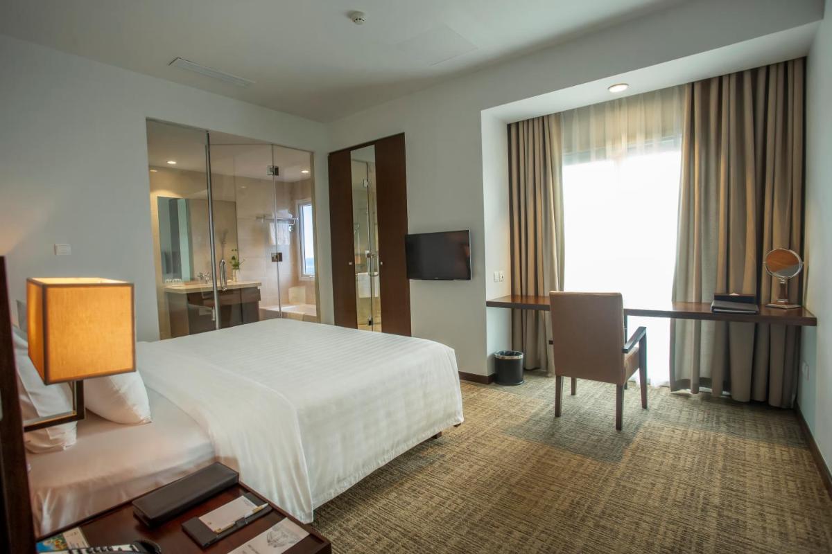 Deluxe Family Suite photo 3