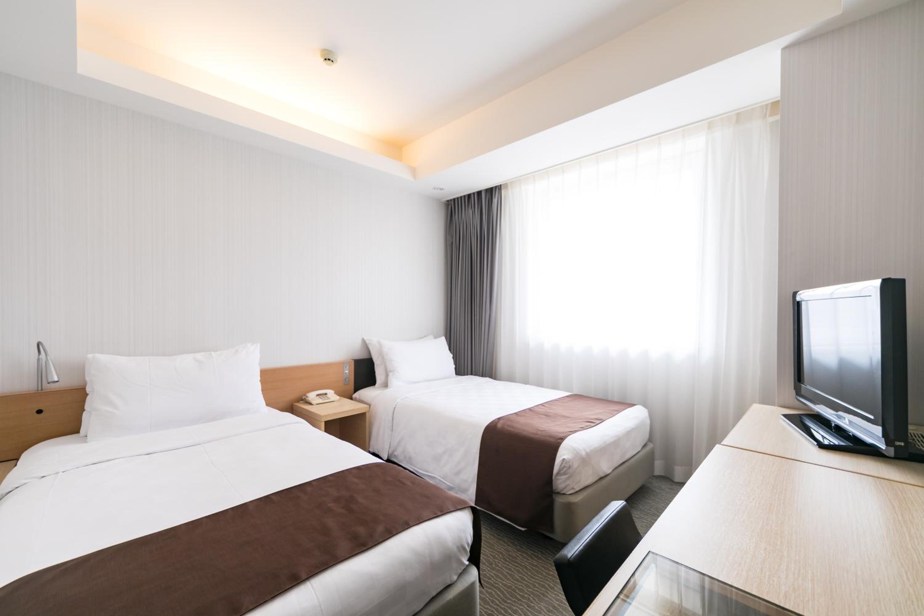 Standard Twin Room - Non-Smoking - Photo 2