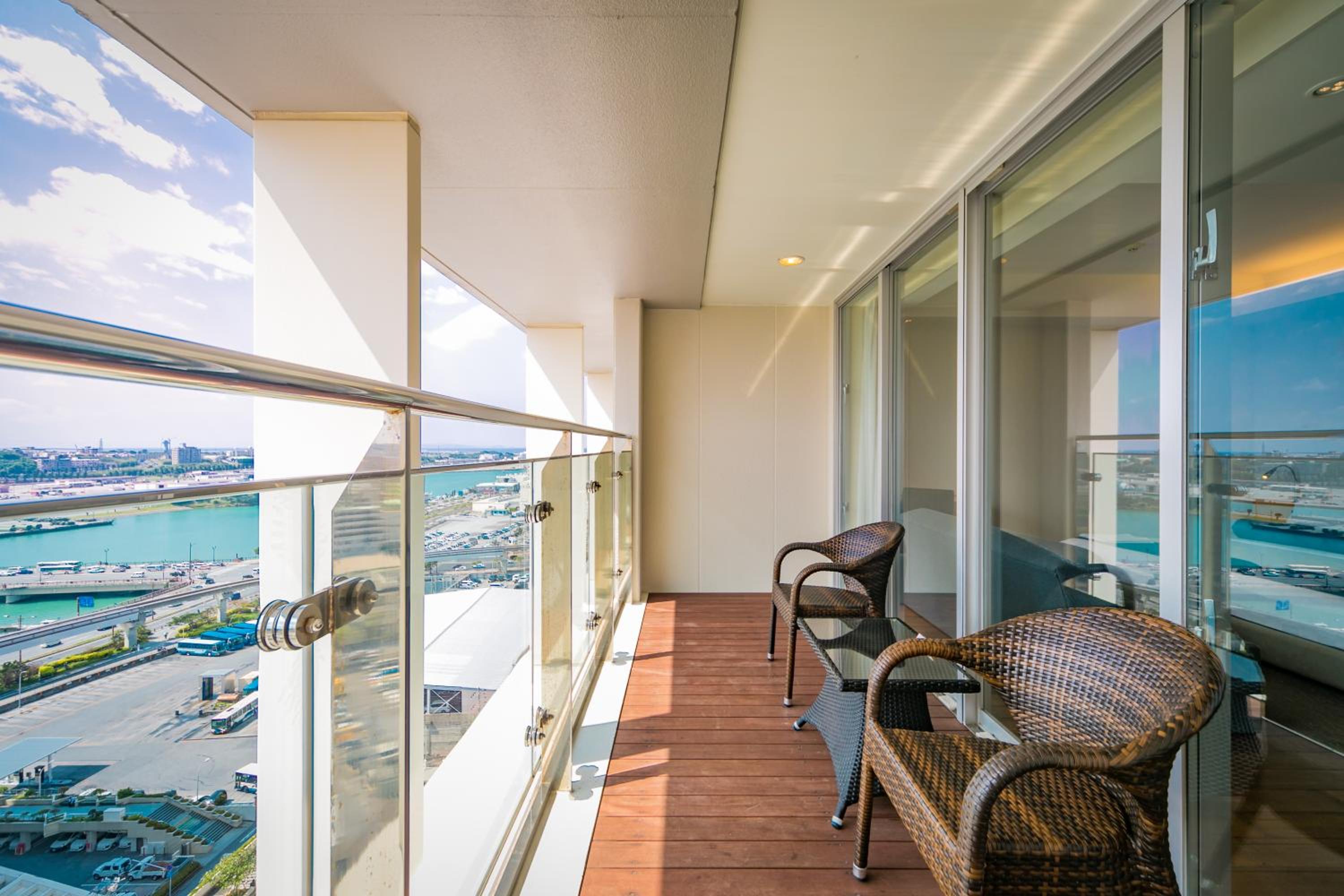 Twin Room with Sofa Bed and Balcony - Non-Smoking - Photo 19