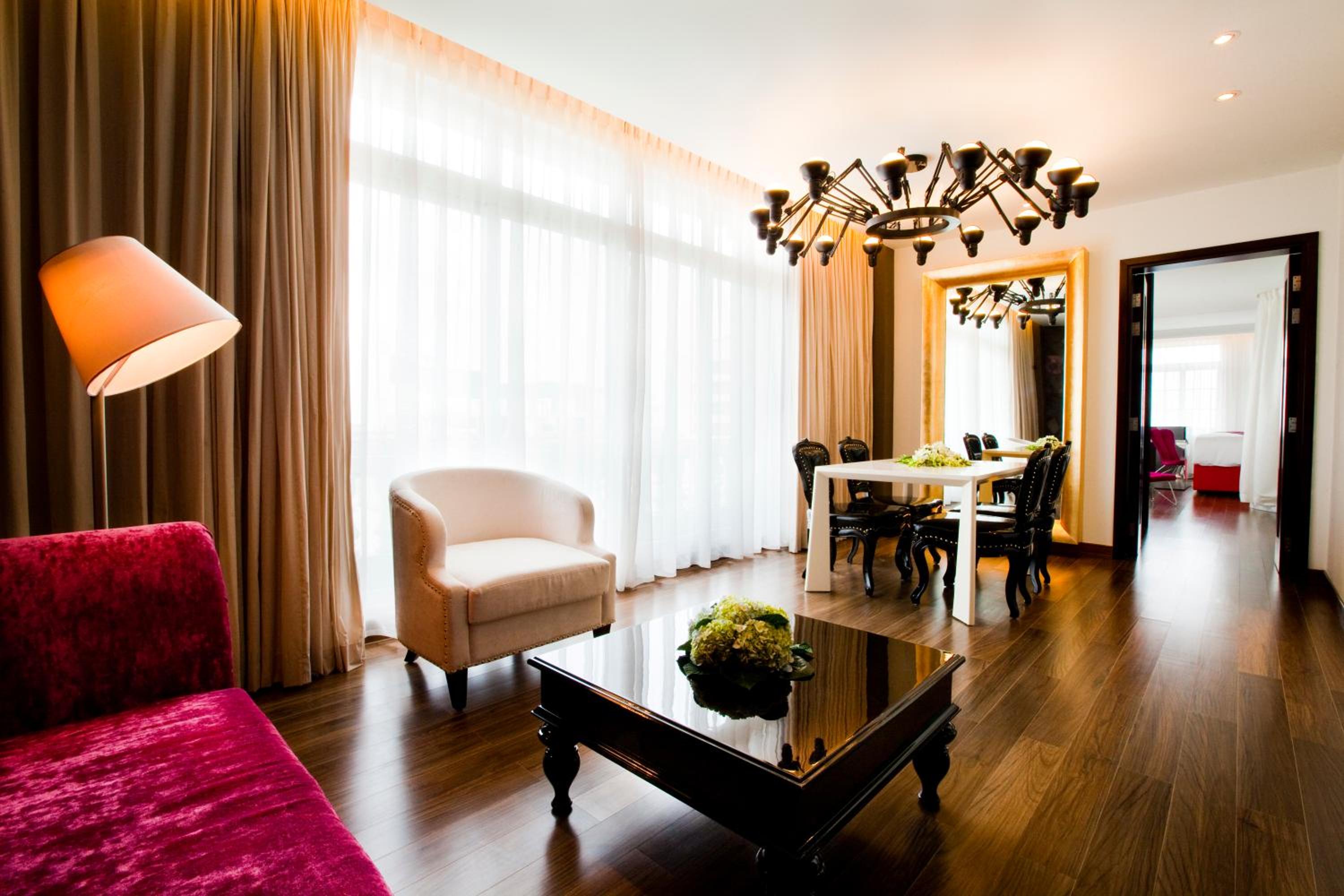 King Suite with Opera House View photo 3