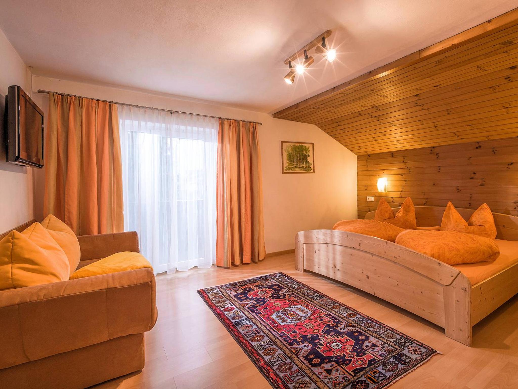 Two-Bedroom Apartment with Balcony photo 3
