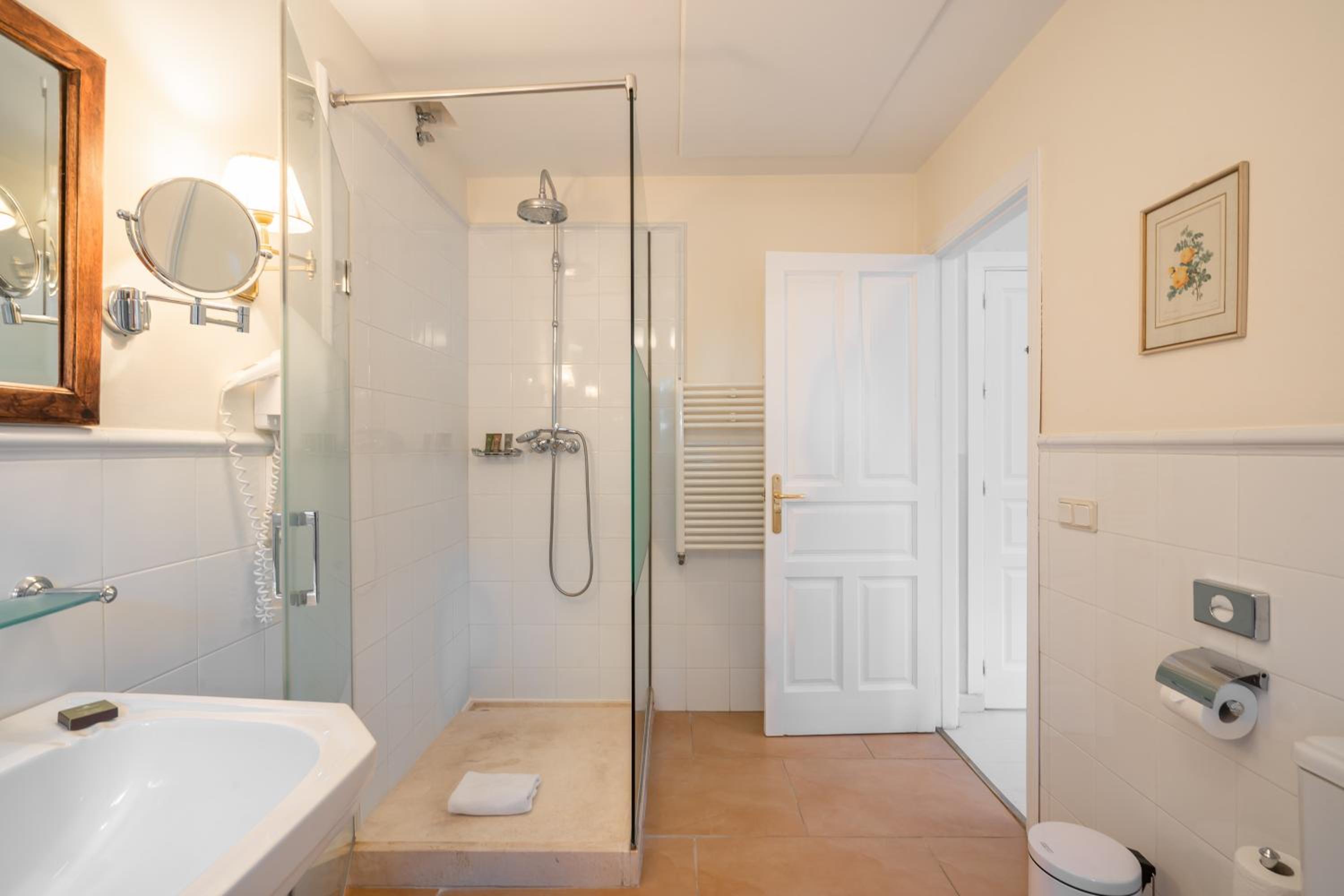 Deluxe Suite - Photo 4