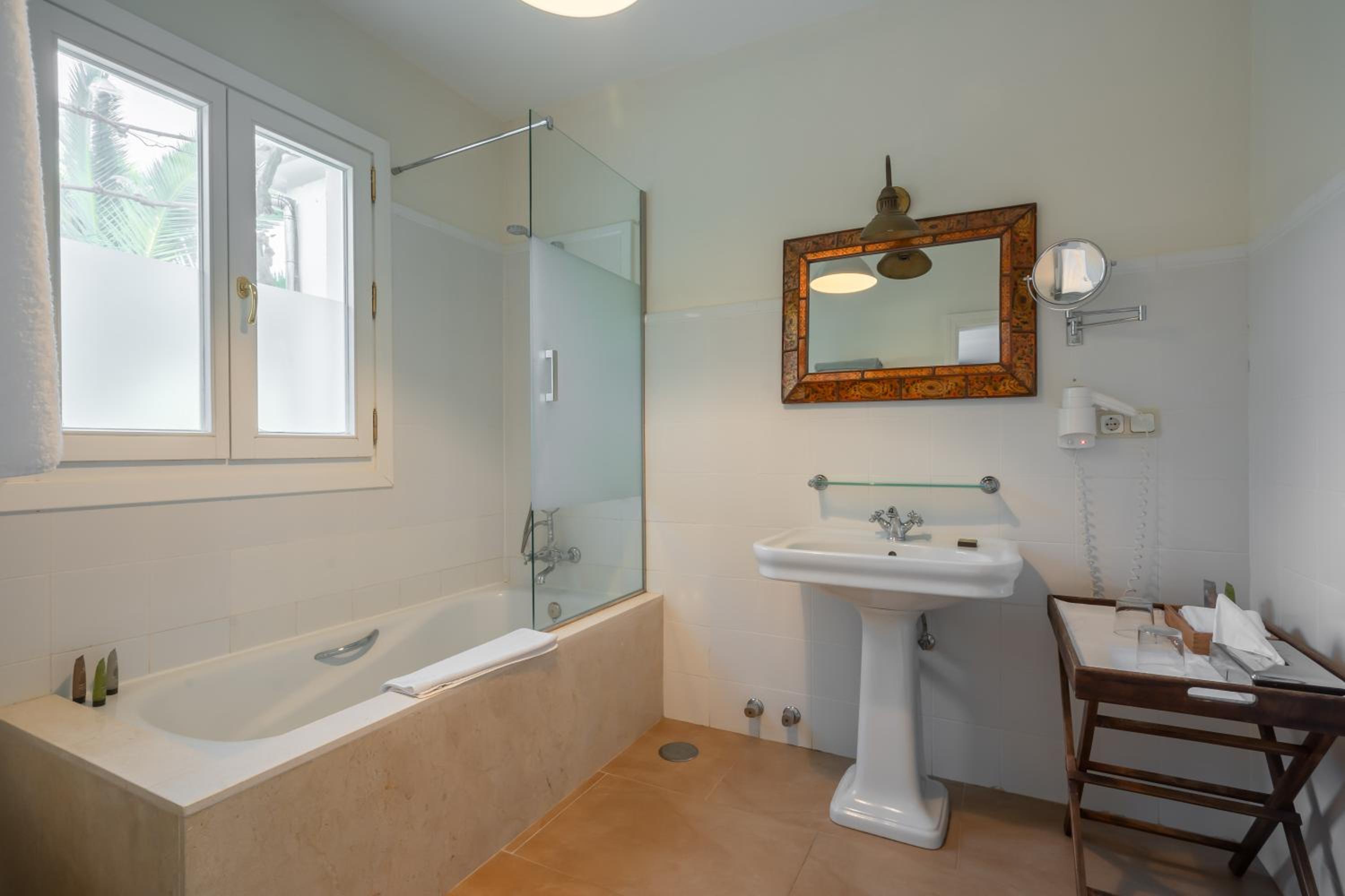 Superior Double Room - Photo 9