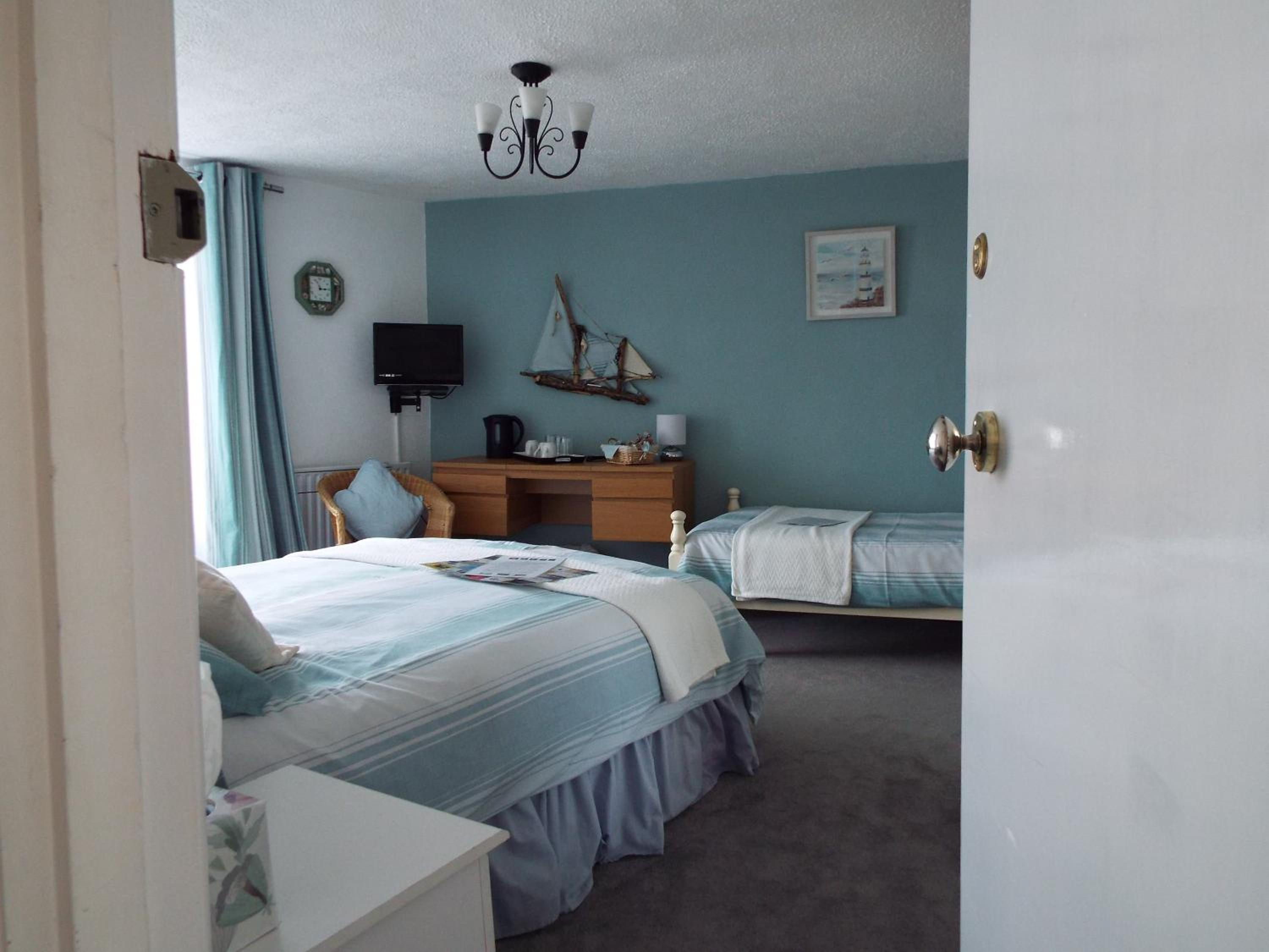 Family Room With Private Bathroom photo 1