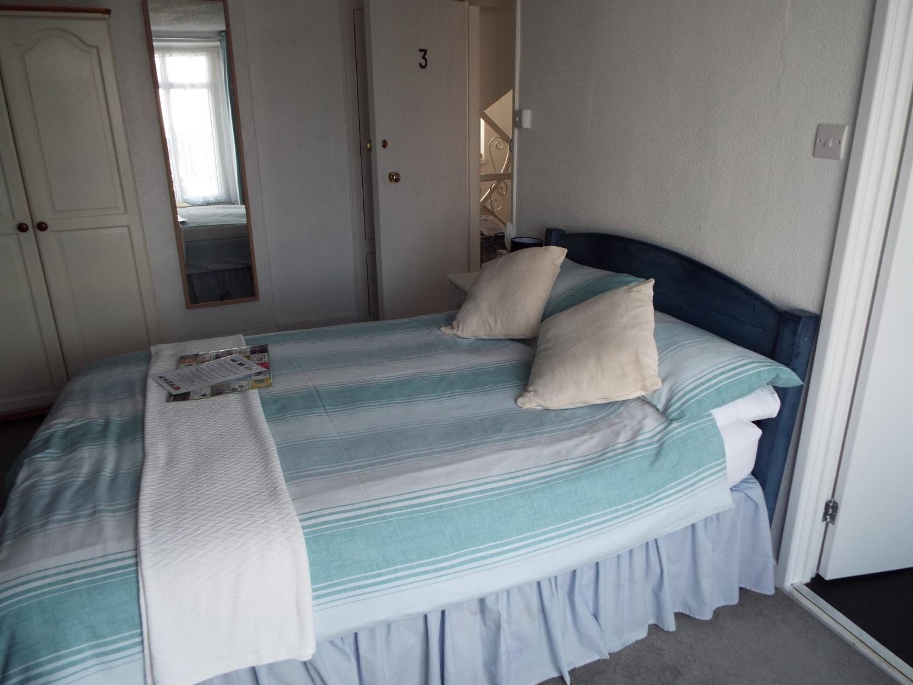 Family Room With Private Bathroom photo 2