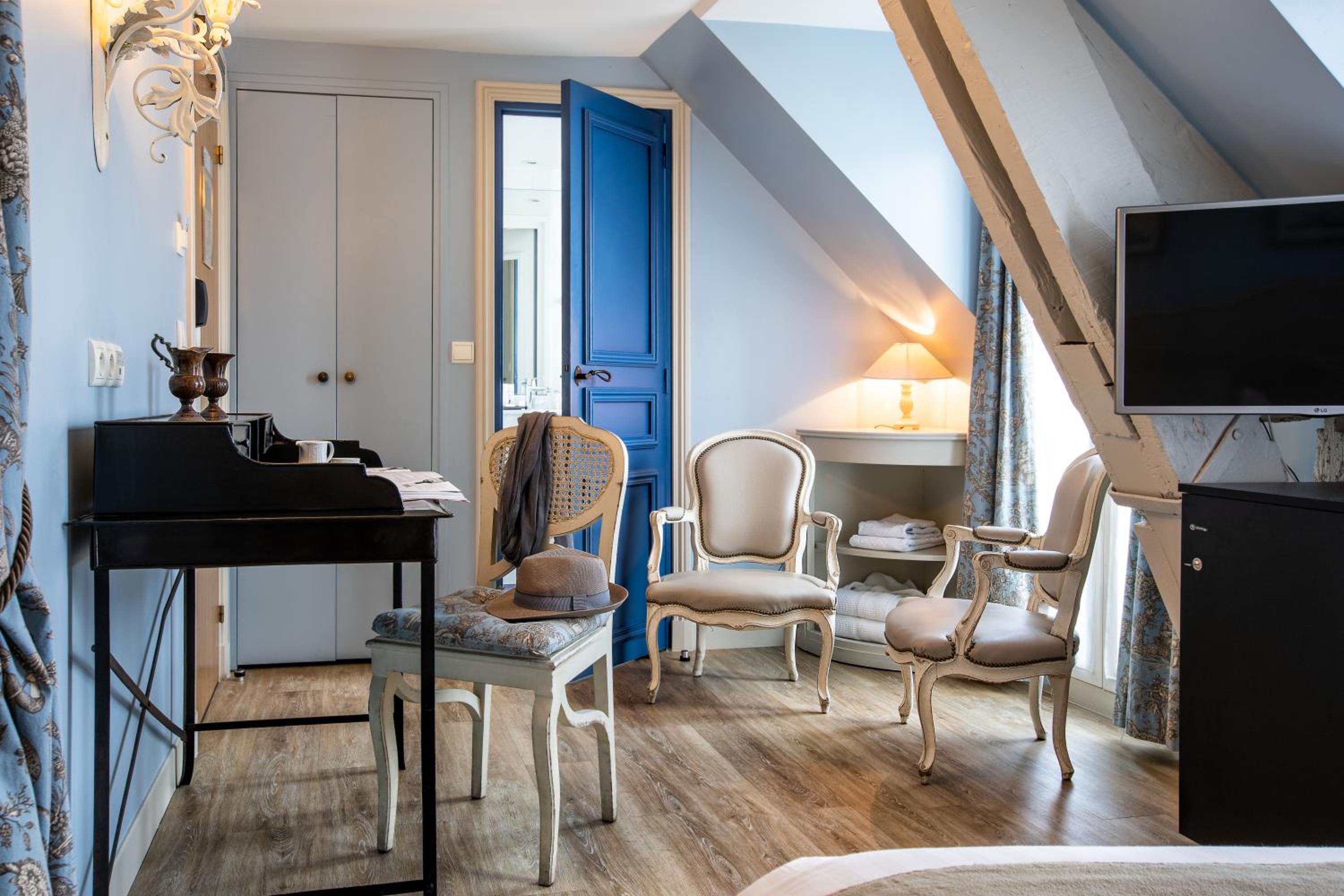 Junior Suite (3 Adults) photo 3